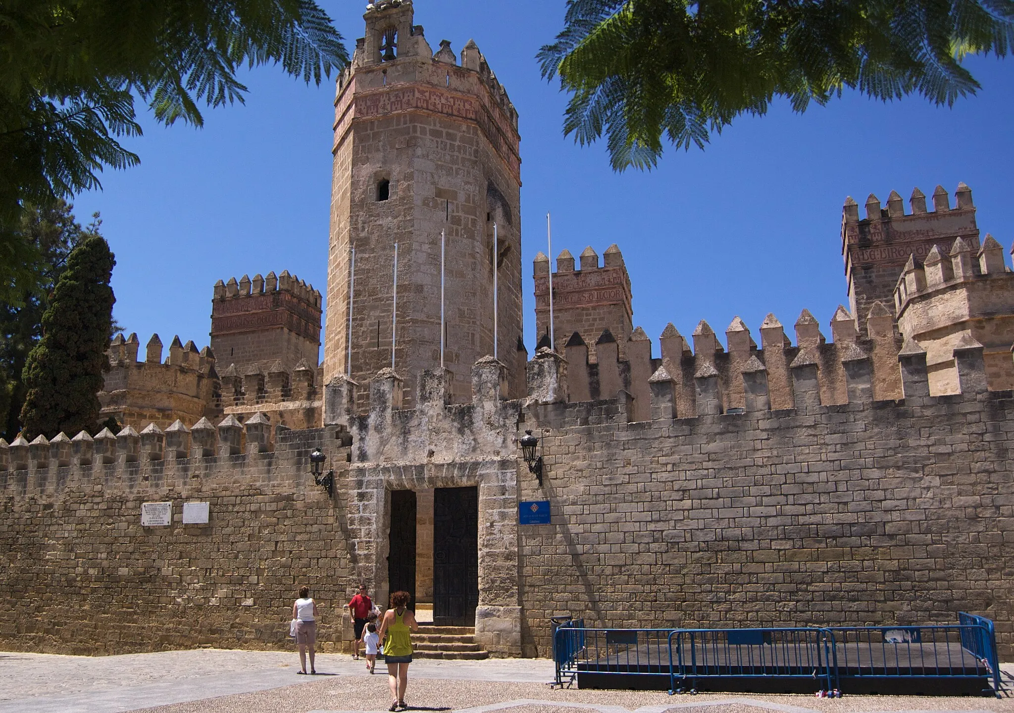 Photo showing: Frontal view of the Castillo de San Marcos de El Puerto de Santa María, Cádiz, Spain.