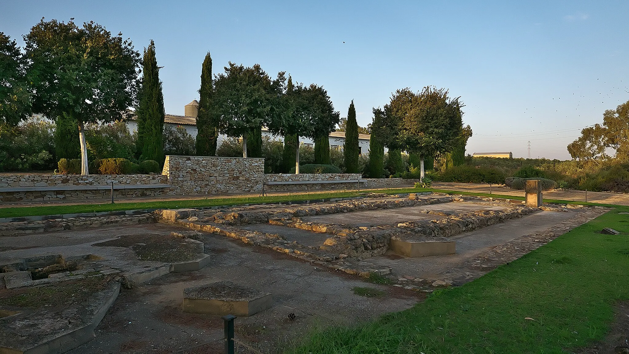 Photo showing: Panorámica de los restos arquitectónicos (ss. V-VIII)
Basílica semejante, Basílica paleocristiana de Bovalar