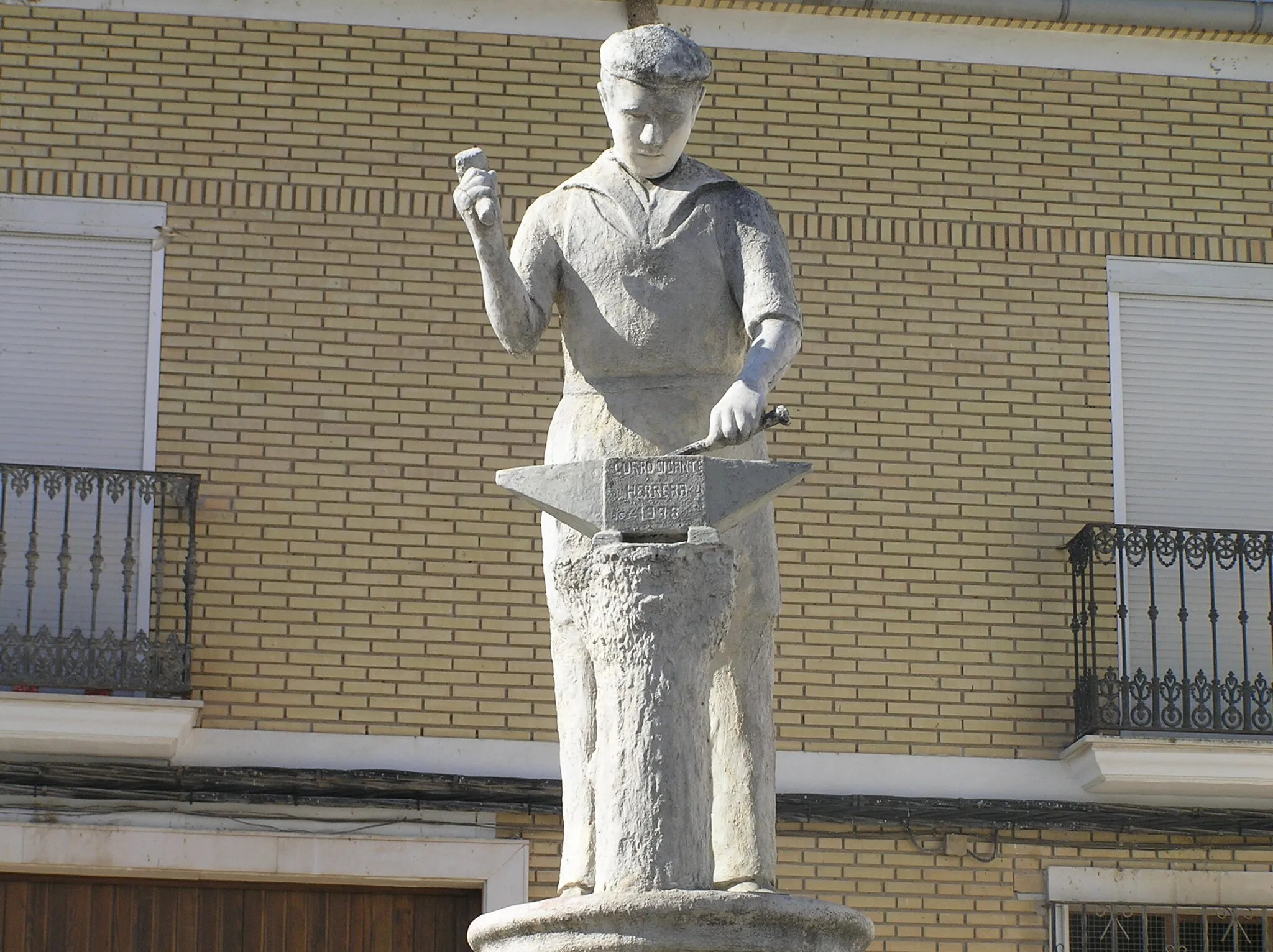 Photo showing: statue blacksmith of Herrera (Sevilla)