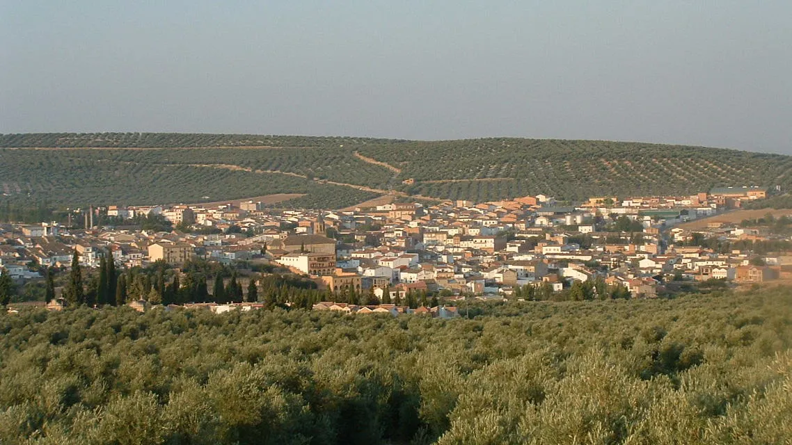 Photo showing: Vista de la localidad de Ibros, en la provincia de Jaén (España)