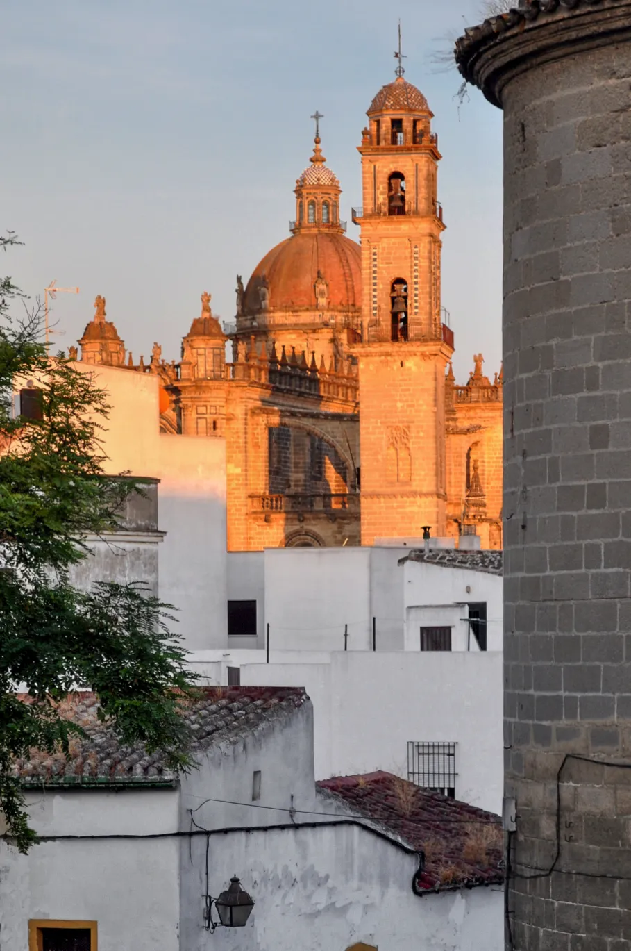 Photo showing: Catedral de Jerez de la Frontera desde la Cuesta del Espíritu Santo