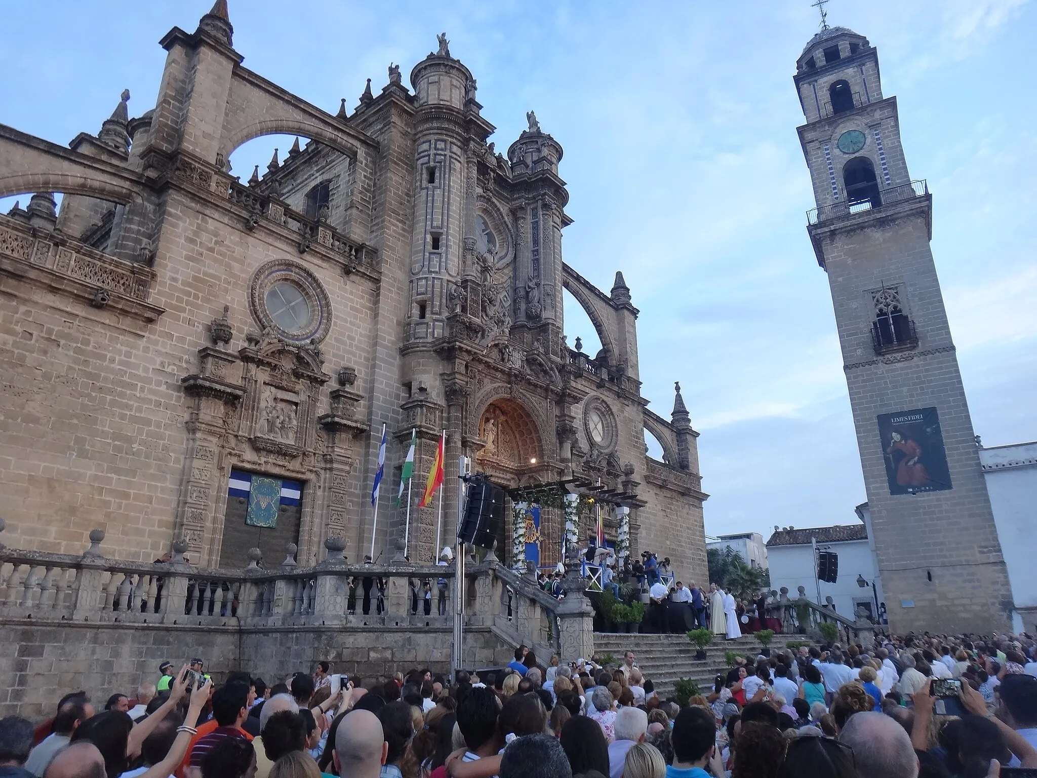 Photo showing: Catedral de Jerez de la Frontera en la Feria de la Vendimia 2015