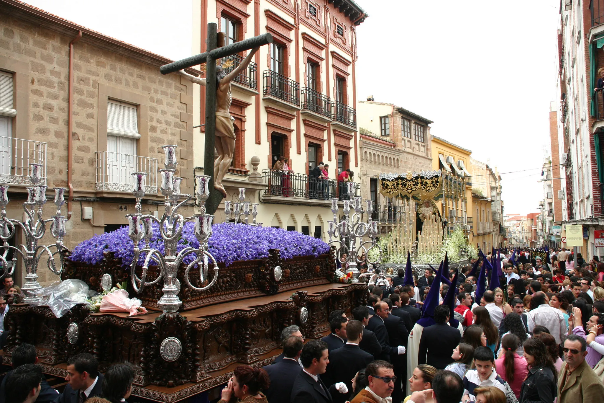 Photo showing: Expiración en la calle Marqués, Linares.