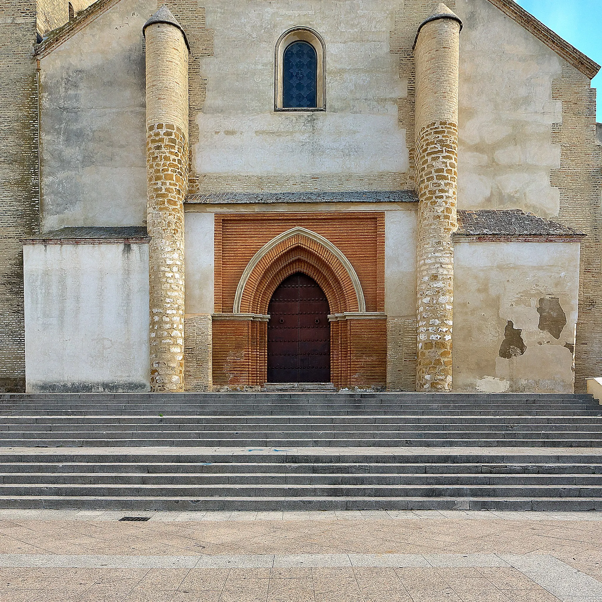 Photo showing: Portada de los pies de la iglesia (s. XV)