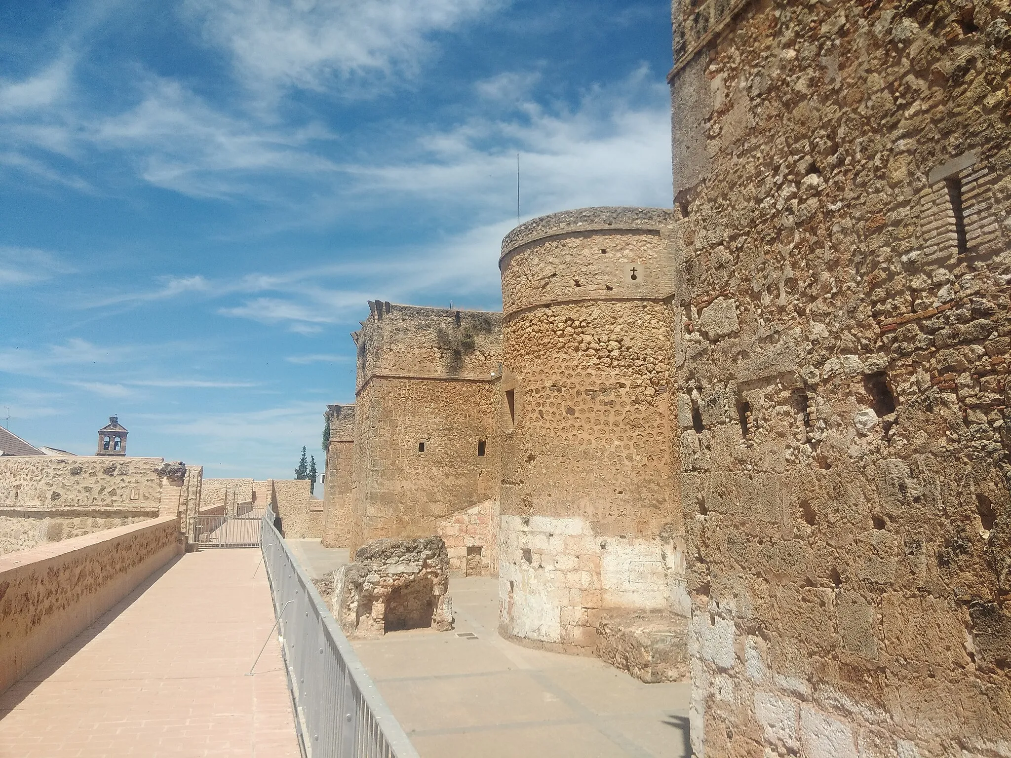 Photo showing: Niebla. Castillo Adarve