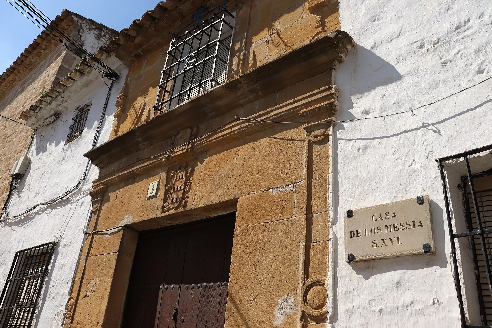 Photo showing: Fachada de piedra Casa de los Messia.