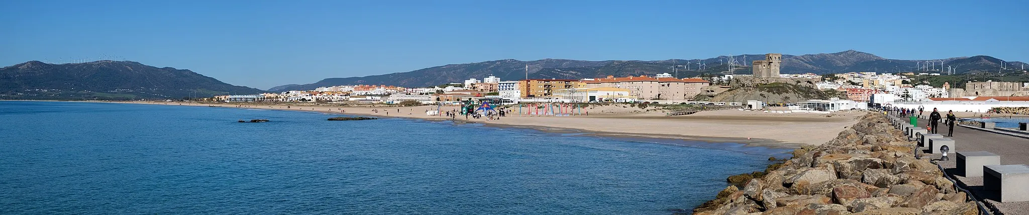 Photo showing: Panoramic view to Tarifa from Calle Segismundo Moret.