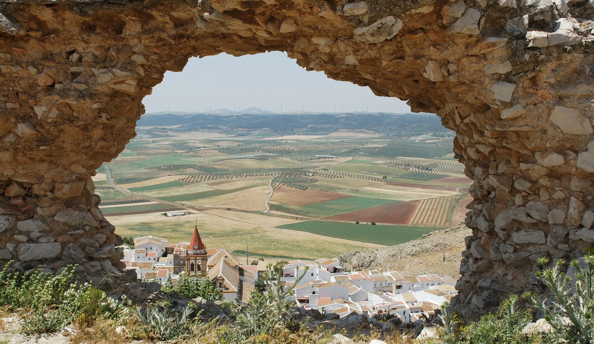 Photo showing: En agosto de 1330 coincidieron en este castillo el rey de Castilla, Alfonso XI, el mítico general benimerín Ozmín y el famoso conde escocés Sir James Douglas, portador del corazón embalsamado del rey libertador de Escocia; Robert The Bruce