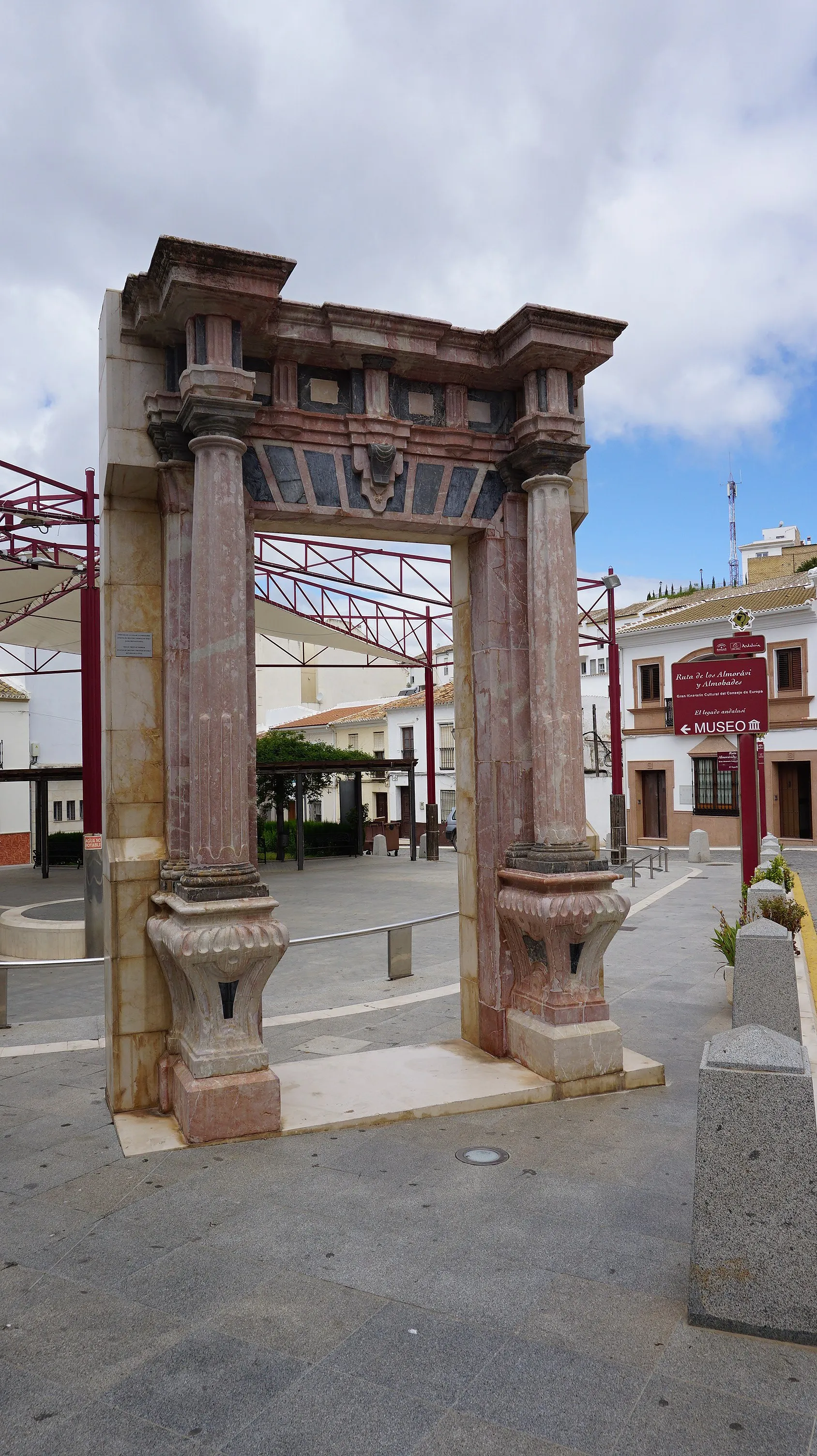 Photo showing: Portada casa Eugenia de Montijo, Plaza de la Constitución.