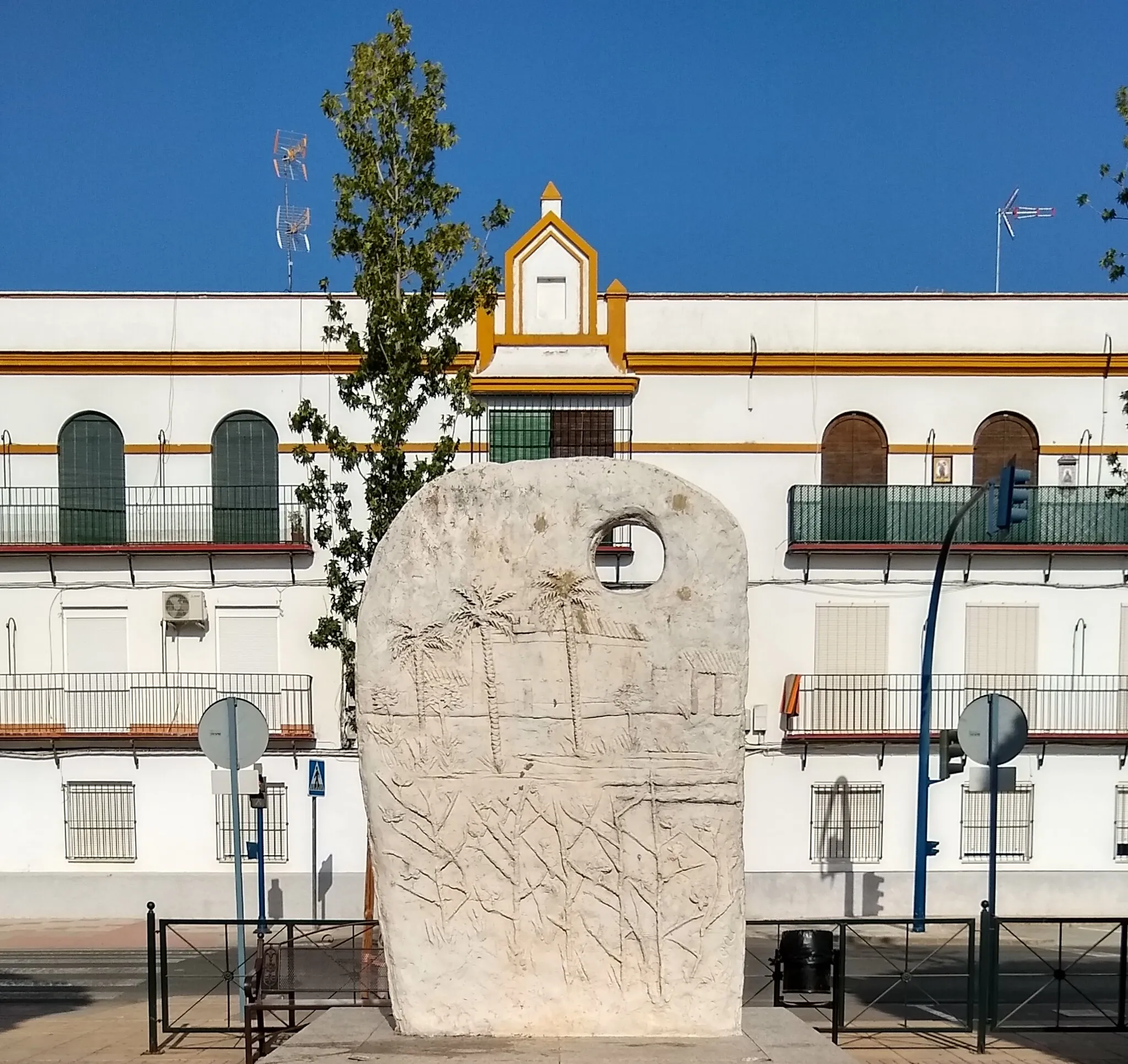 Photo showing: Monumento a las Mujeres Trabajadoras. 2008. Tocina, provincia de Sevilla, Andalucía, España.