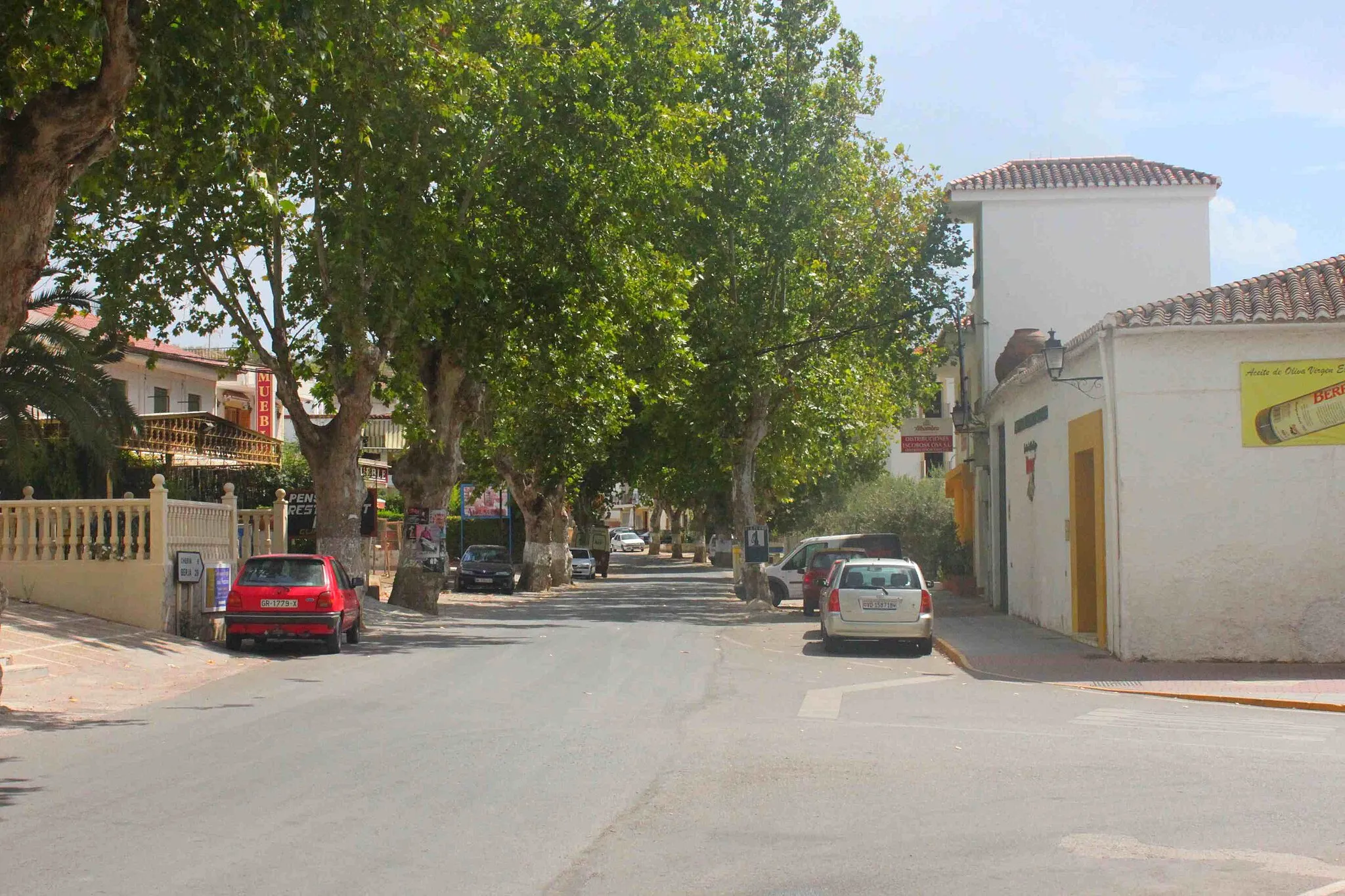 Photo showing: Die Hauptstraße von Ugíjar