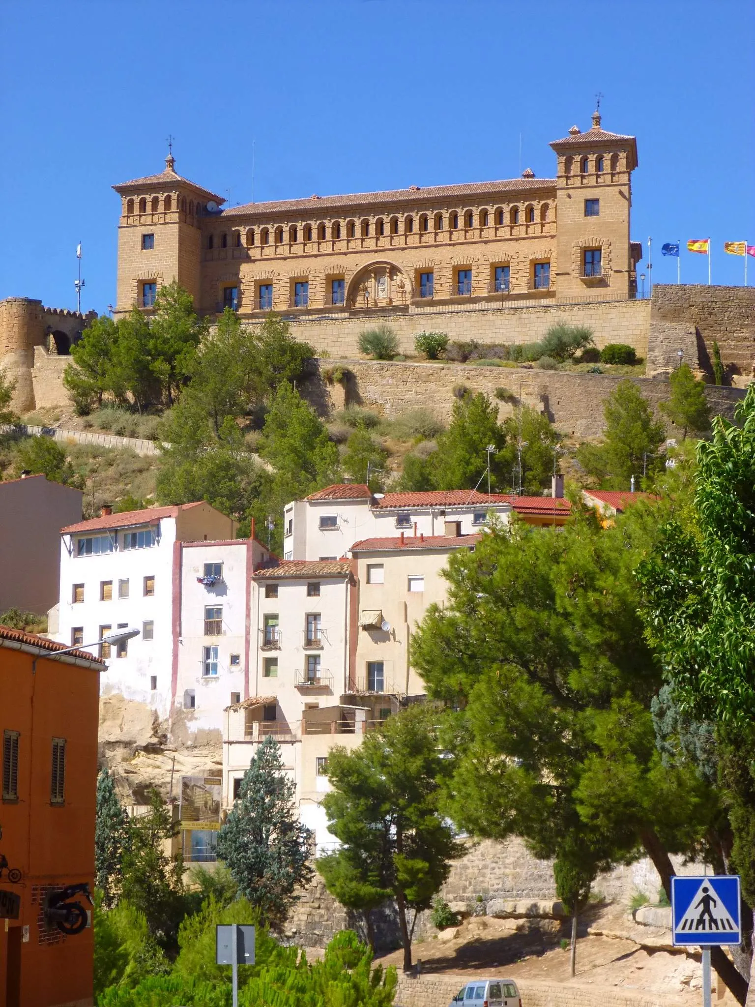 Photo showing: Alcañiz - Castillo de los Calatravos y Parador Nacional