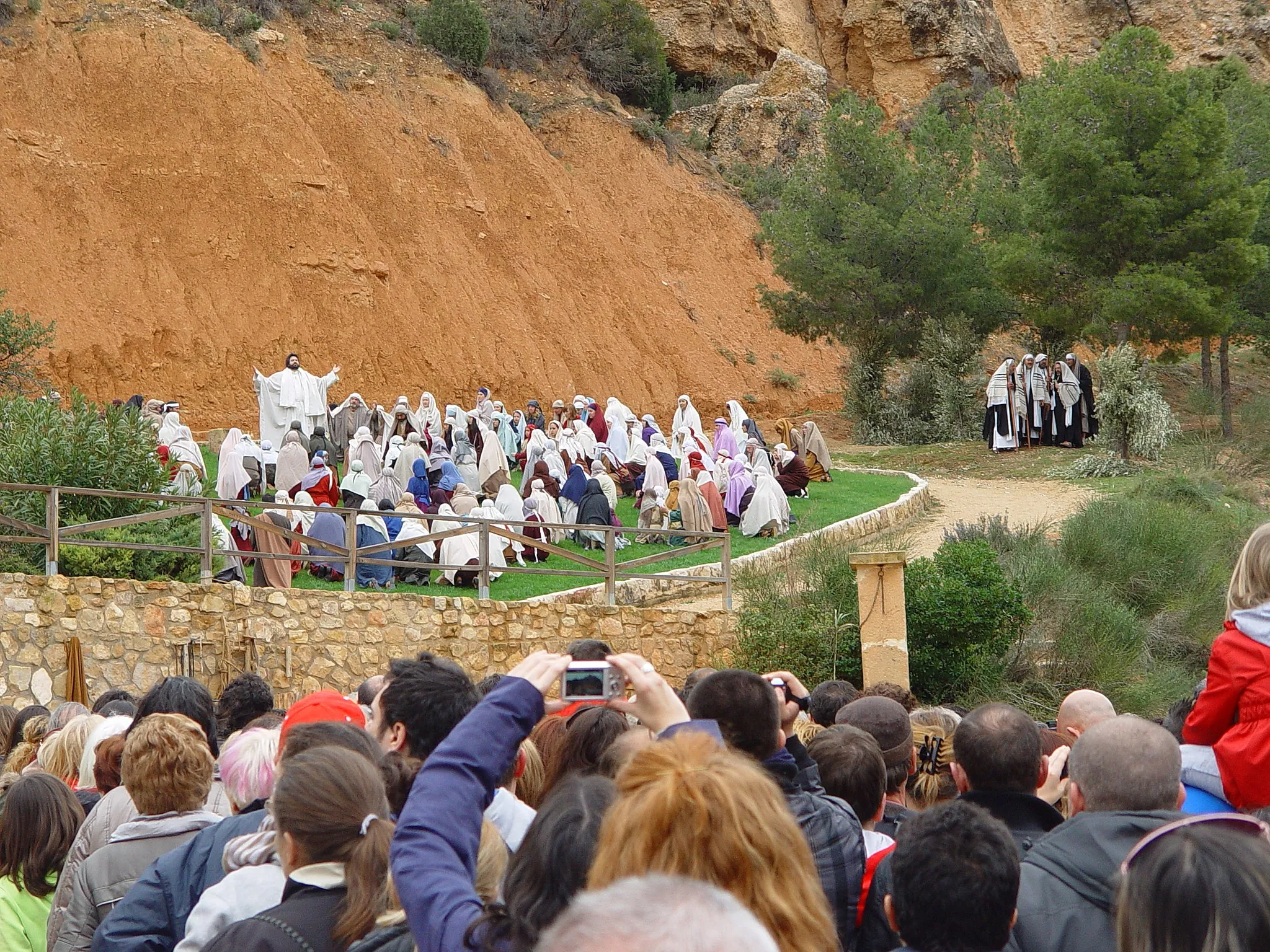 Photo showing: Drama de la Cruz, Monte Calvario, Alcorisa, Teruel, Spain. Part of Ruta del Tambor y el Bombo.