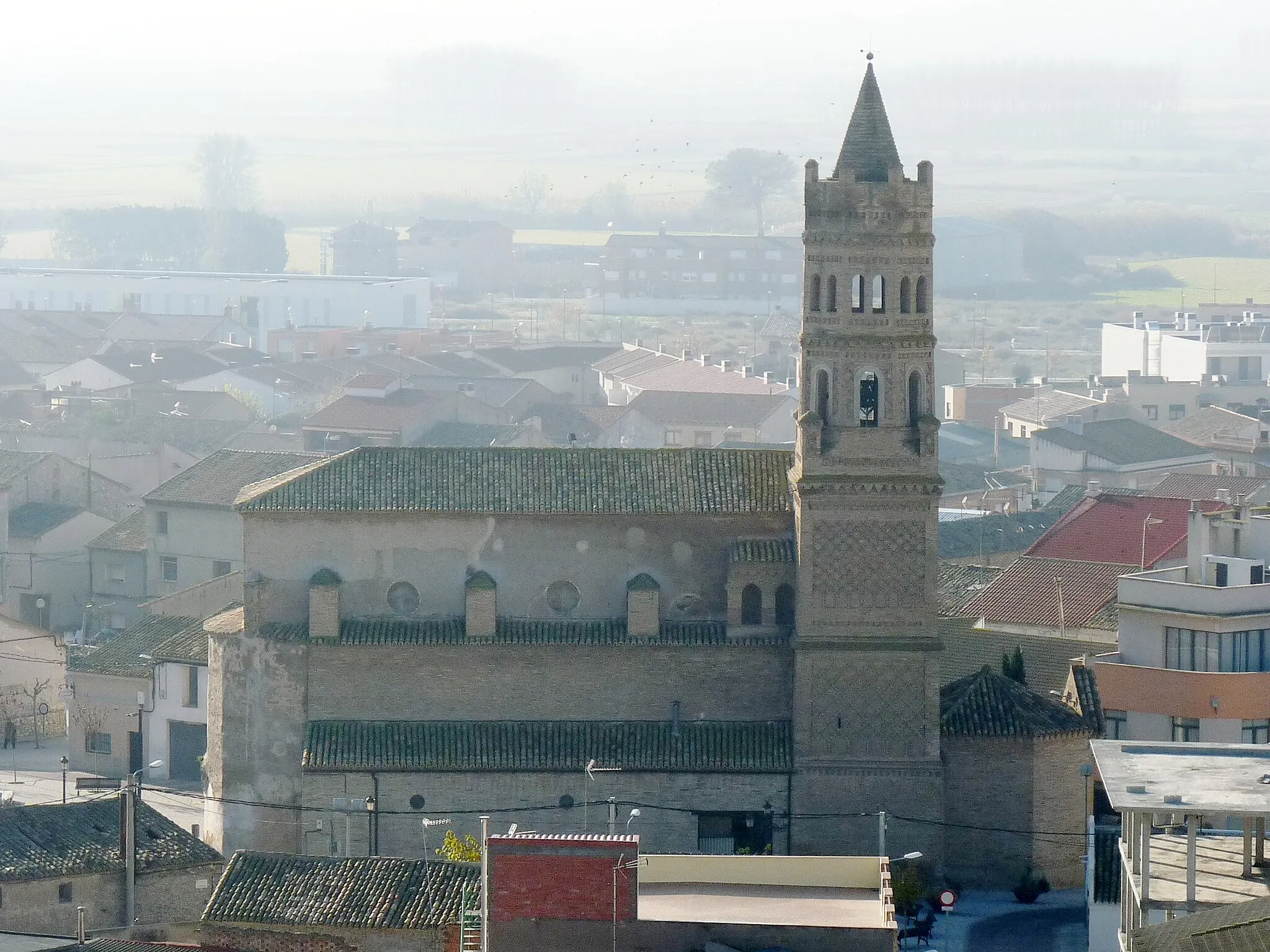 Photo showing: Alfajarín - Iglesia de San Miguel Arcángel (siglo XII - XVIII)