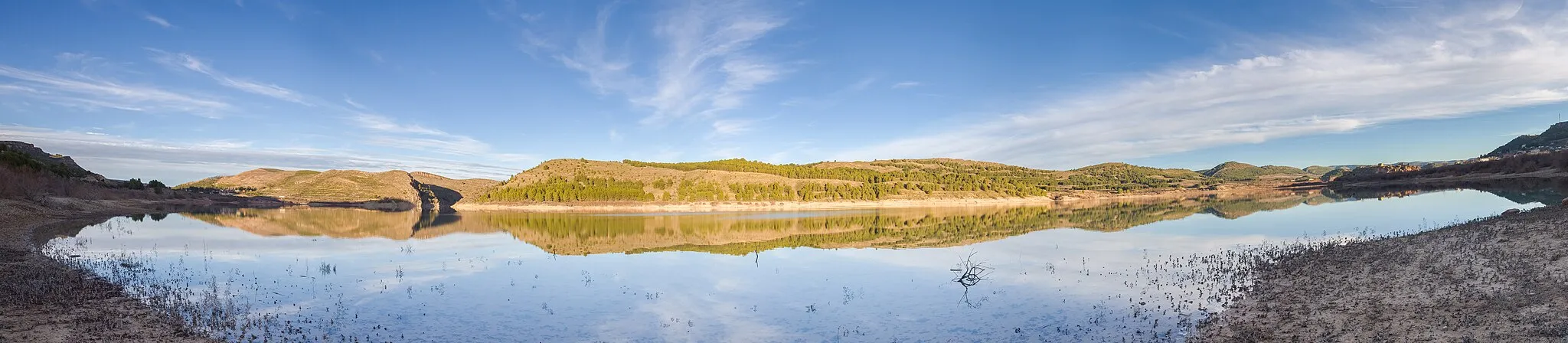 Photo showing: Reservoir of La Tranquera, Zaragoza, Spain