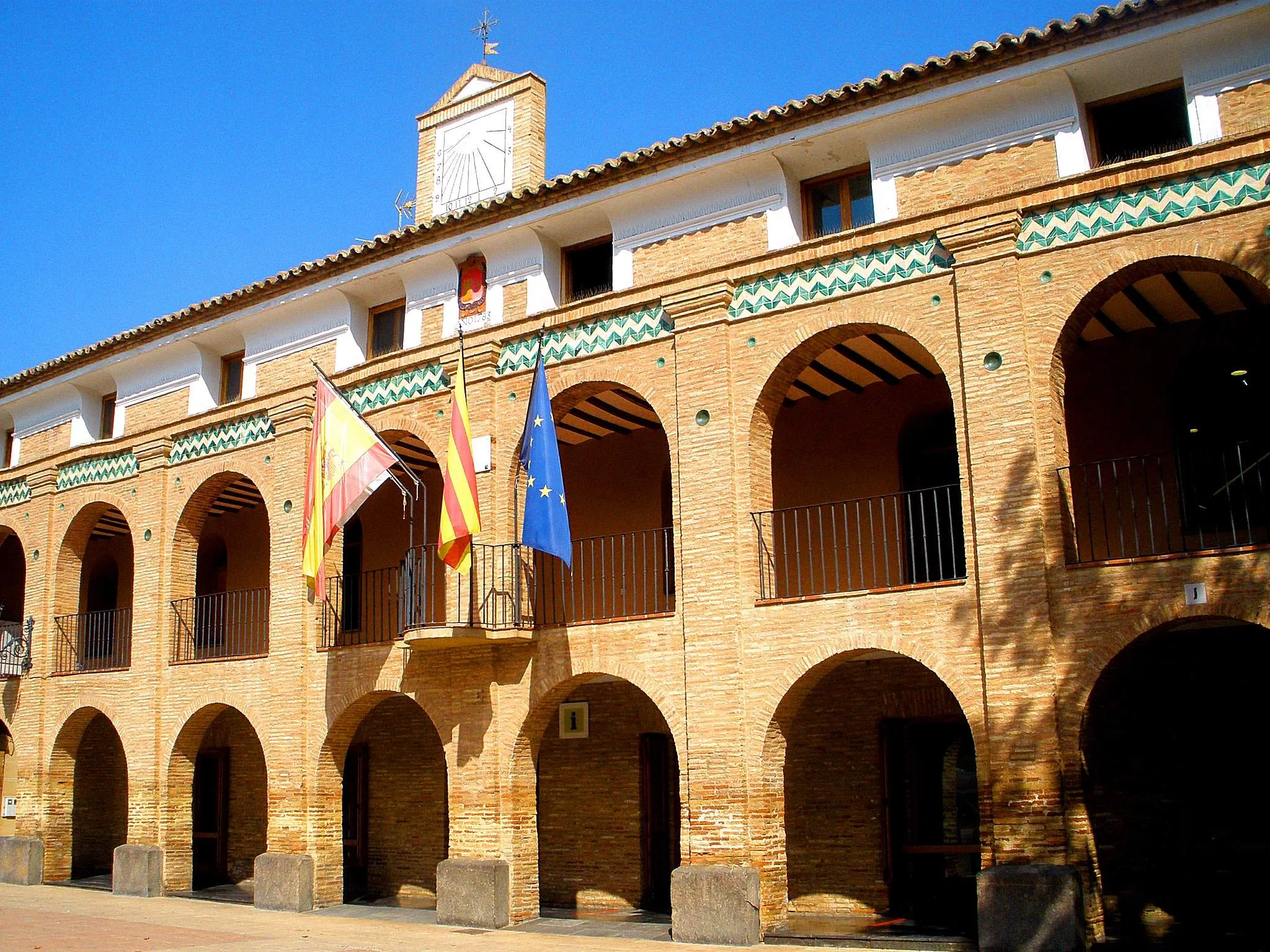 Photo showing: Ayuntamiento de La Almunia de Doña Godina (Zaragoza)