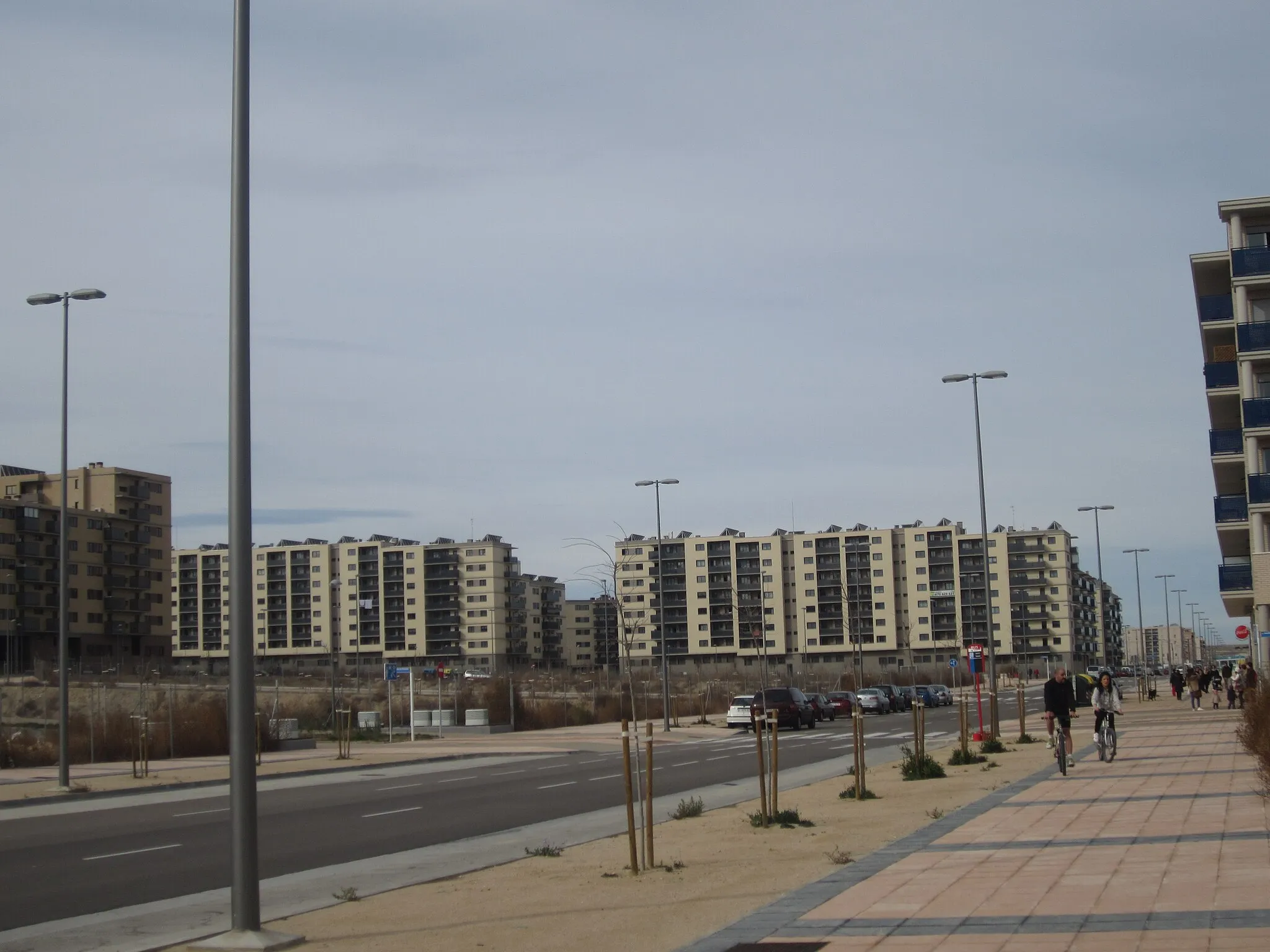 Photo showing: Vista de Arcosur desde la entrada proveniente de Valdespartera.