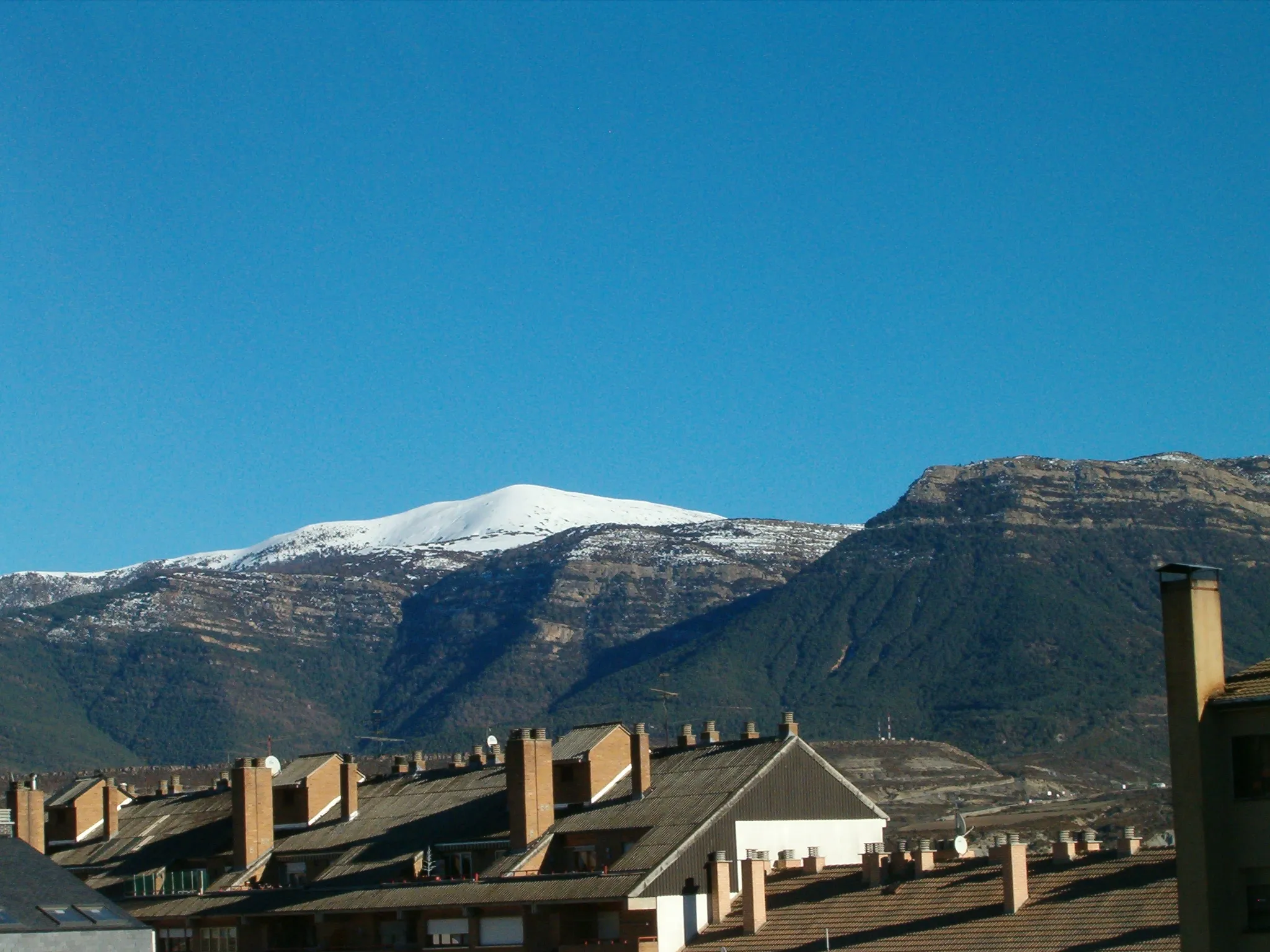 Photo showing: Santa Orosia y Oturia vistos desde Sabiñánigo