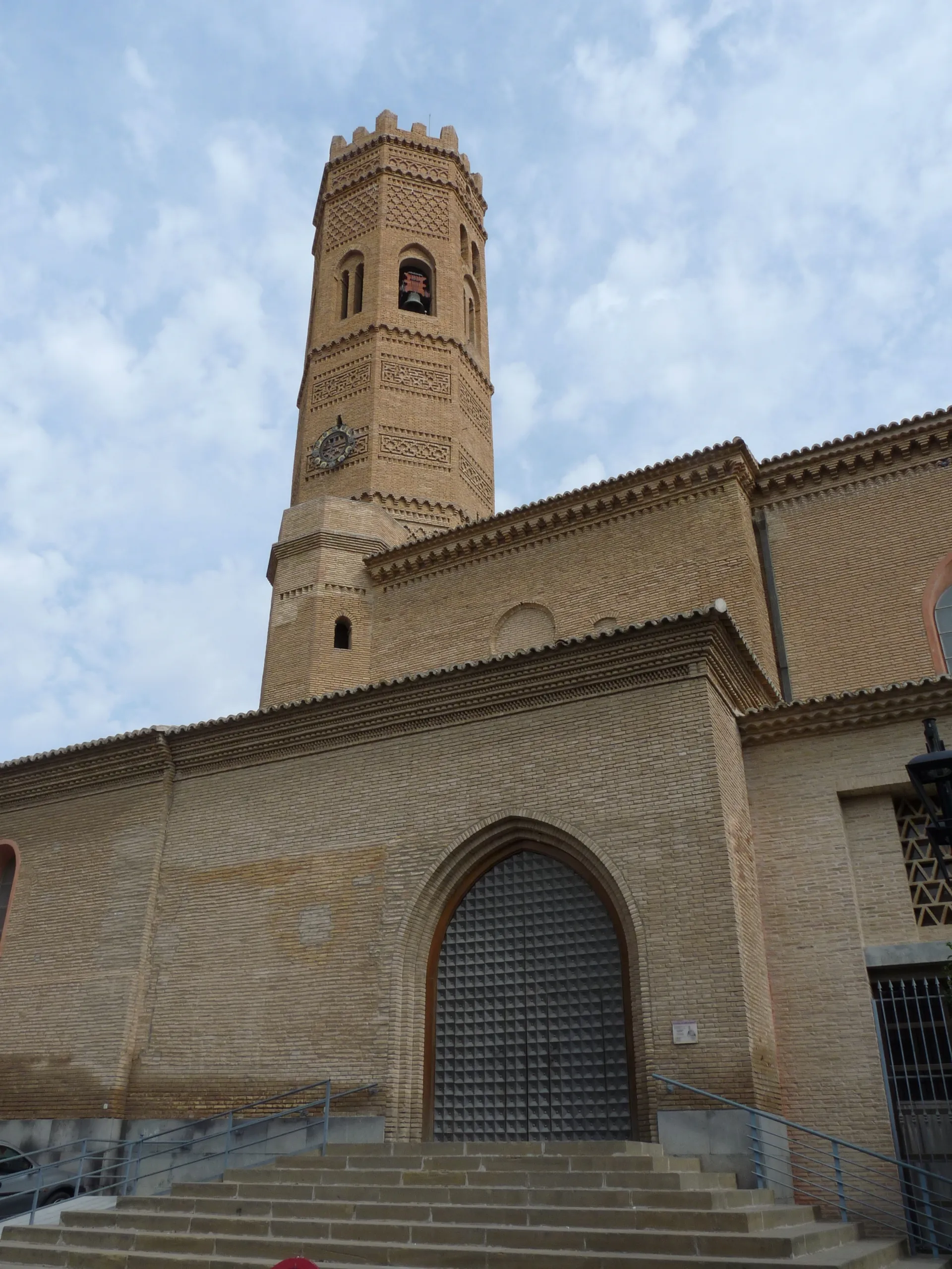 Photo showing: Tauste - Iglesia de Santa María (gótico s. XIII) - Torre mudéjar (mudéjar ca. 1300)