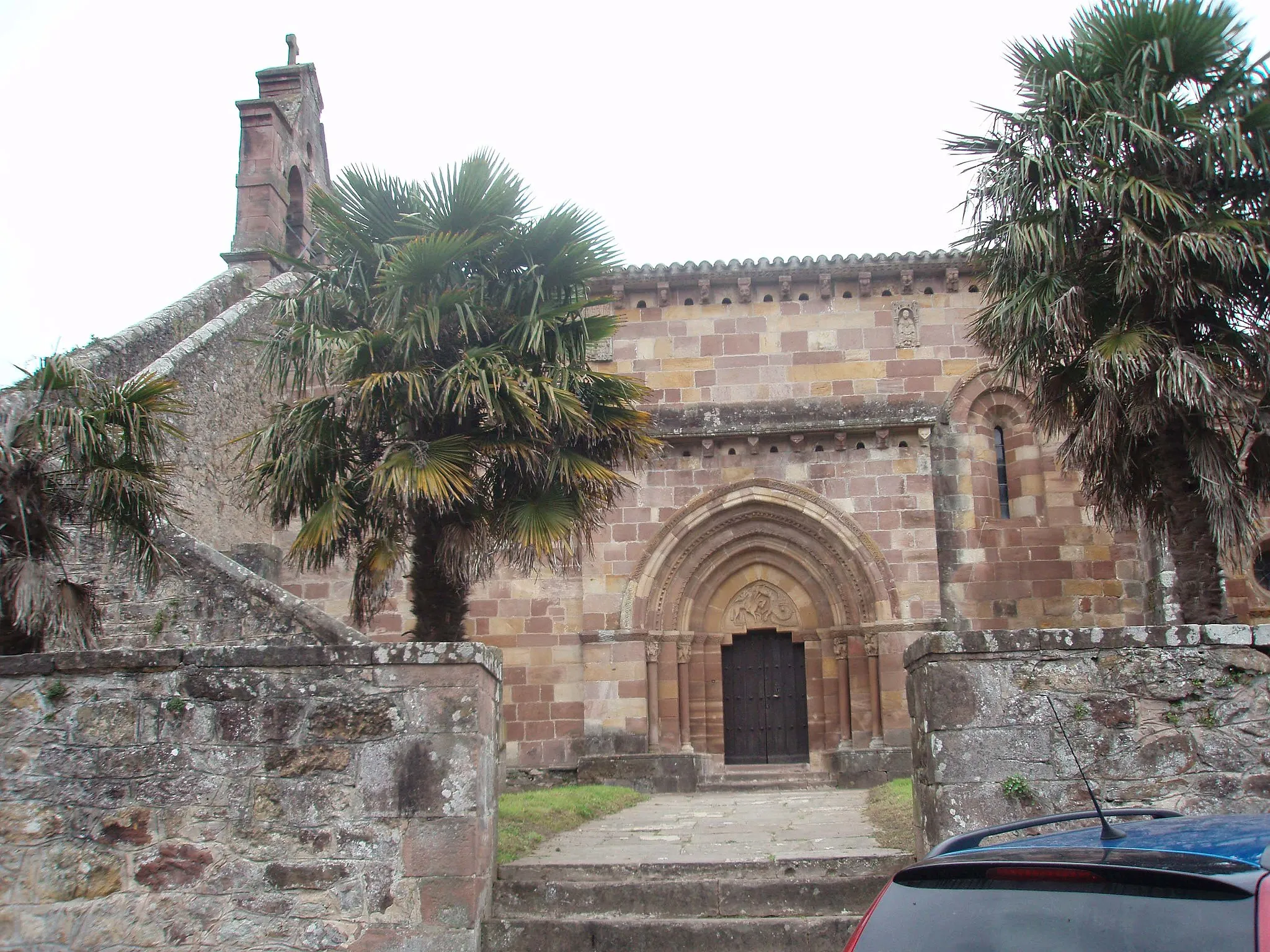 Photo showing: Church of Santa María, Yermo, municipality of Cartes.