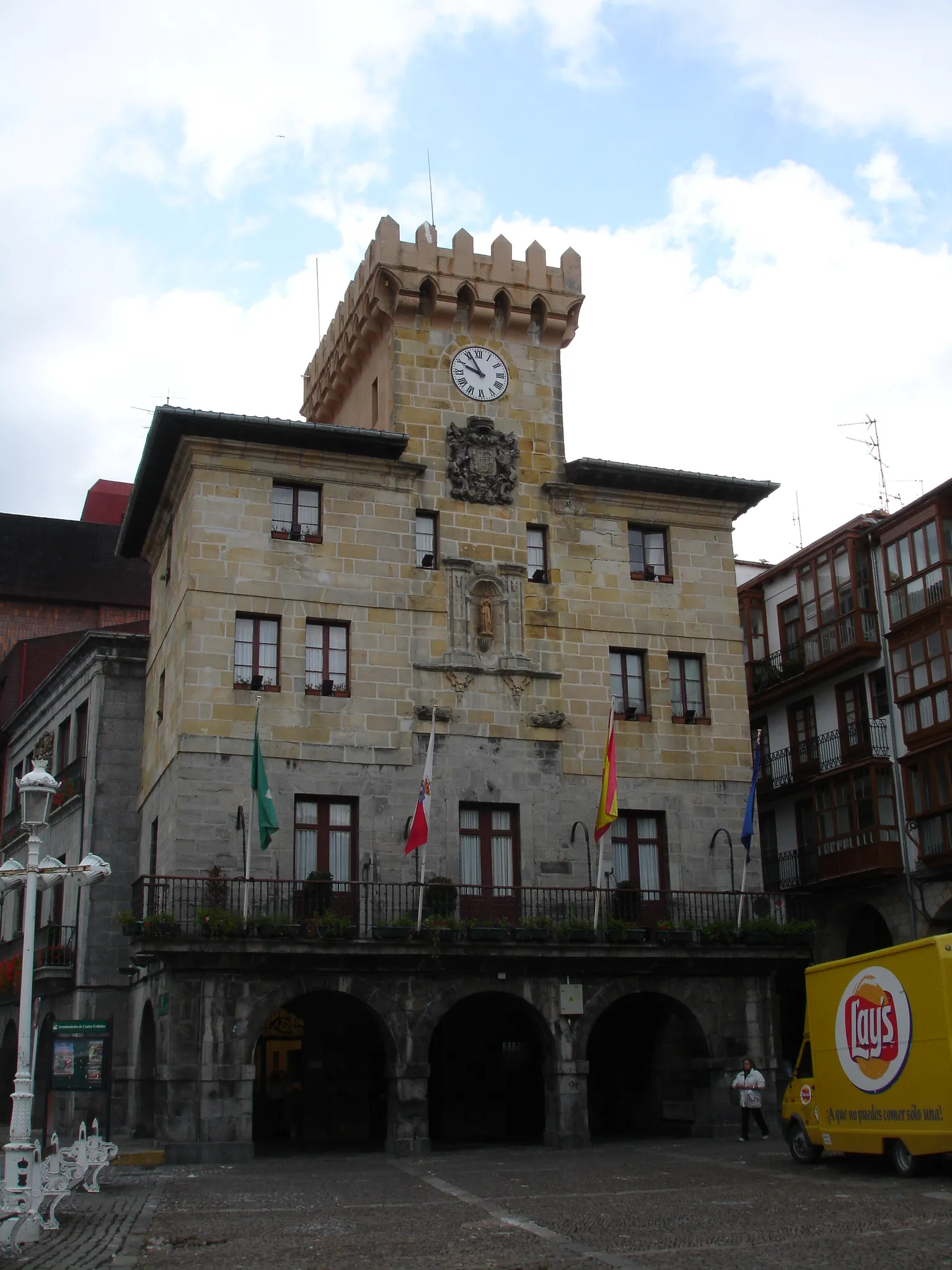 Photo showing: Façade of the Castro-Urdiales (Spain) Town Hall