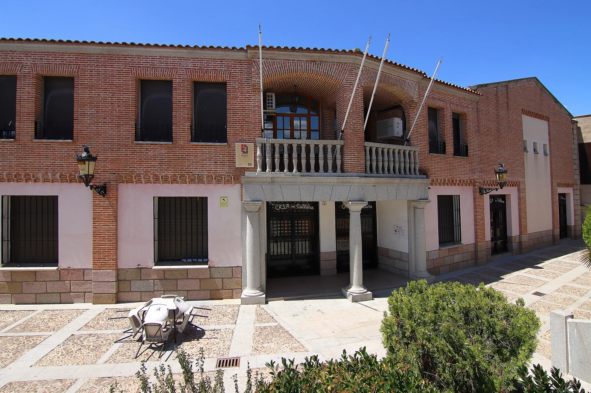 Photo showing: Casa de la cultuta y Museo Etnográfico, Calera y Chozas