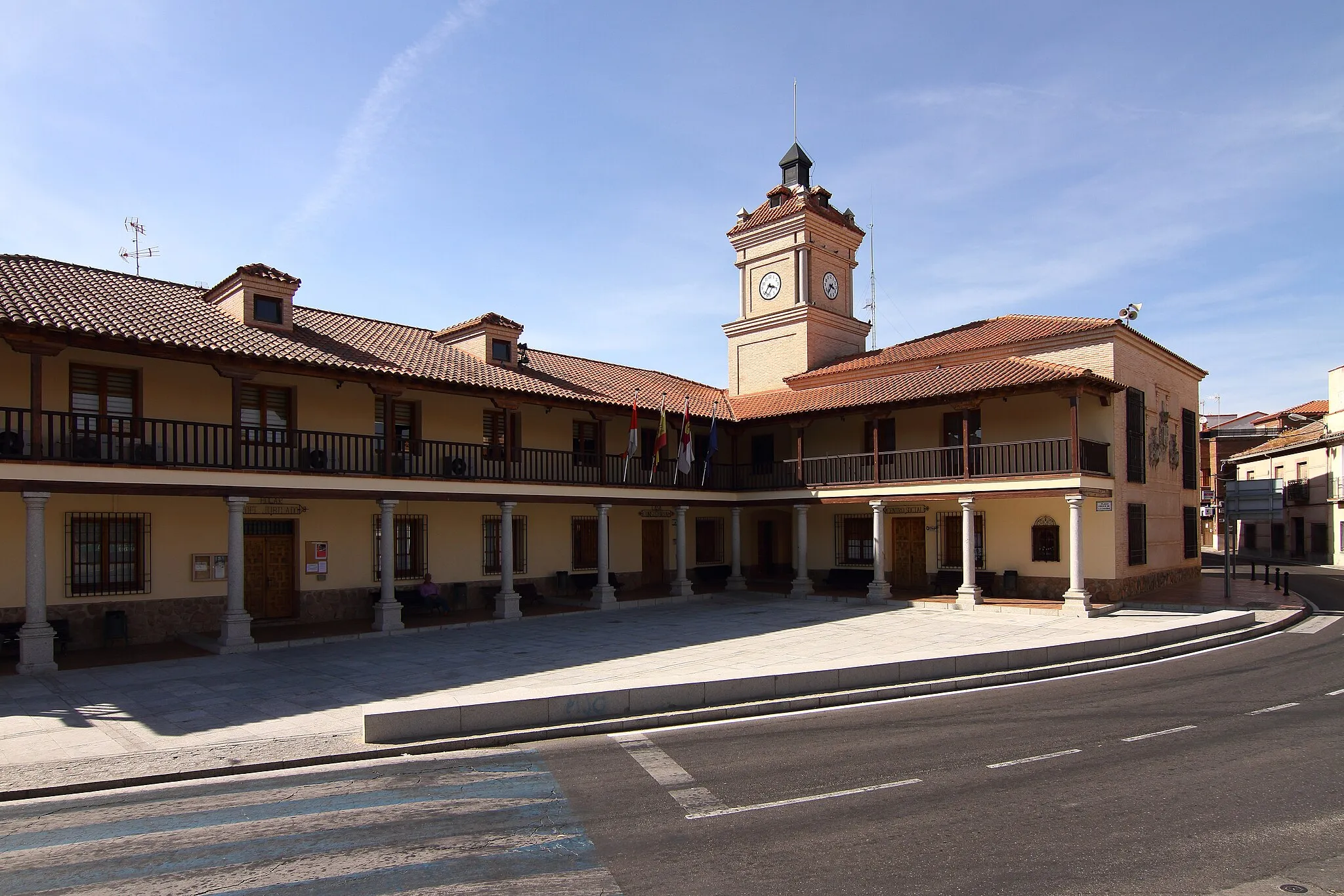 Photo showing: Ayuntamiento de Camarena