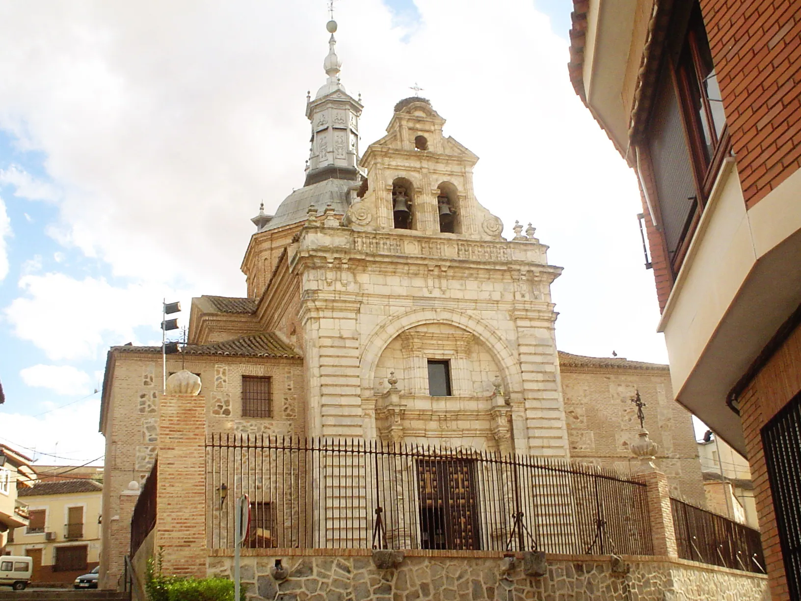 Photo showing: XIX century baroque church of the Santísimo Cristo de la Vera Cruz, Consuegra, Spain.