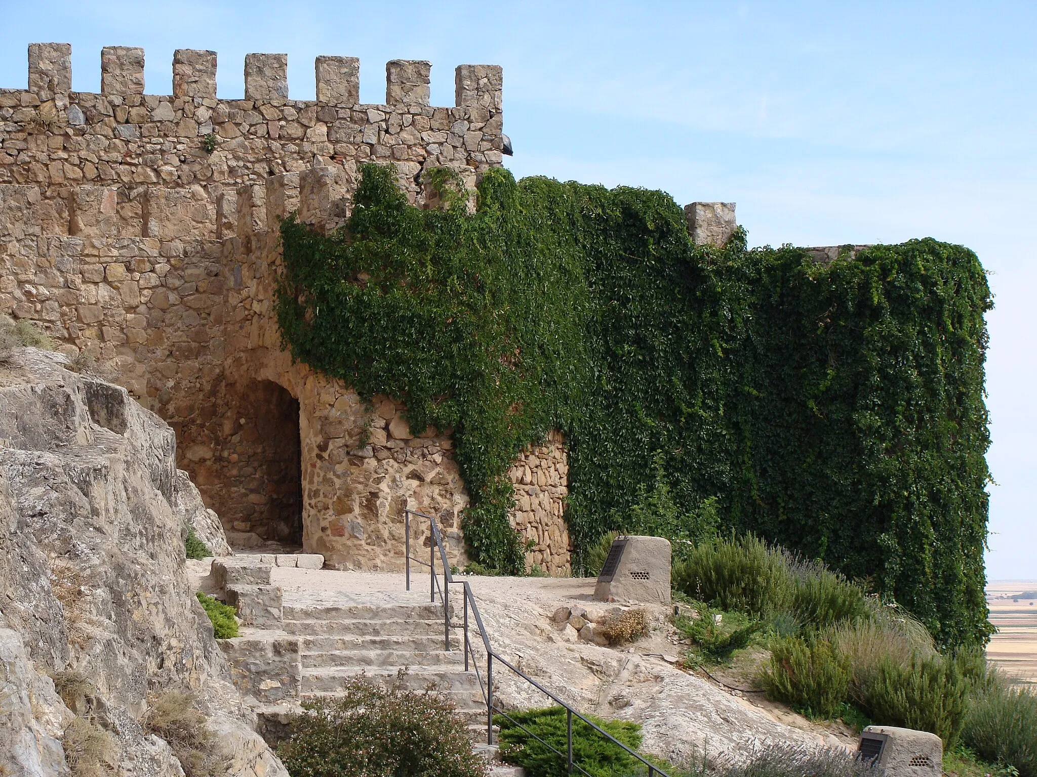 Photo showing: Castle of Consuegra, visitors entry