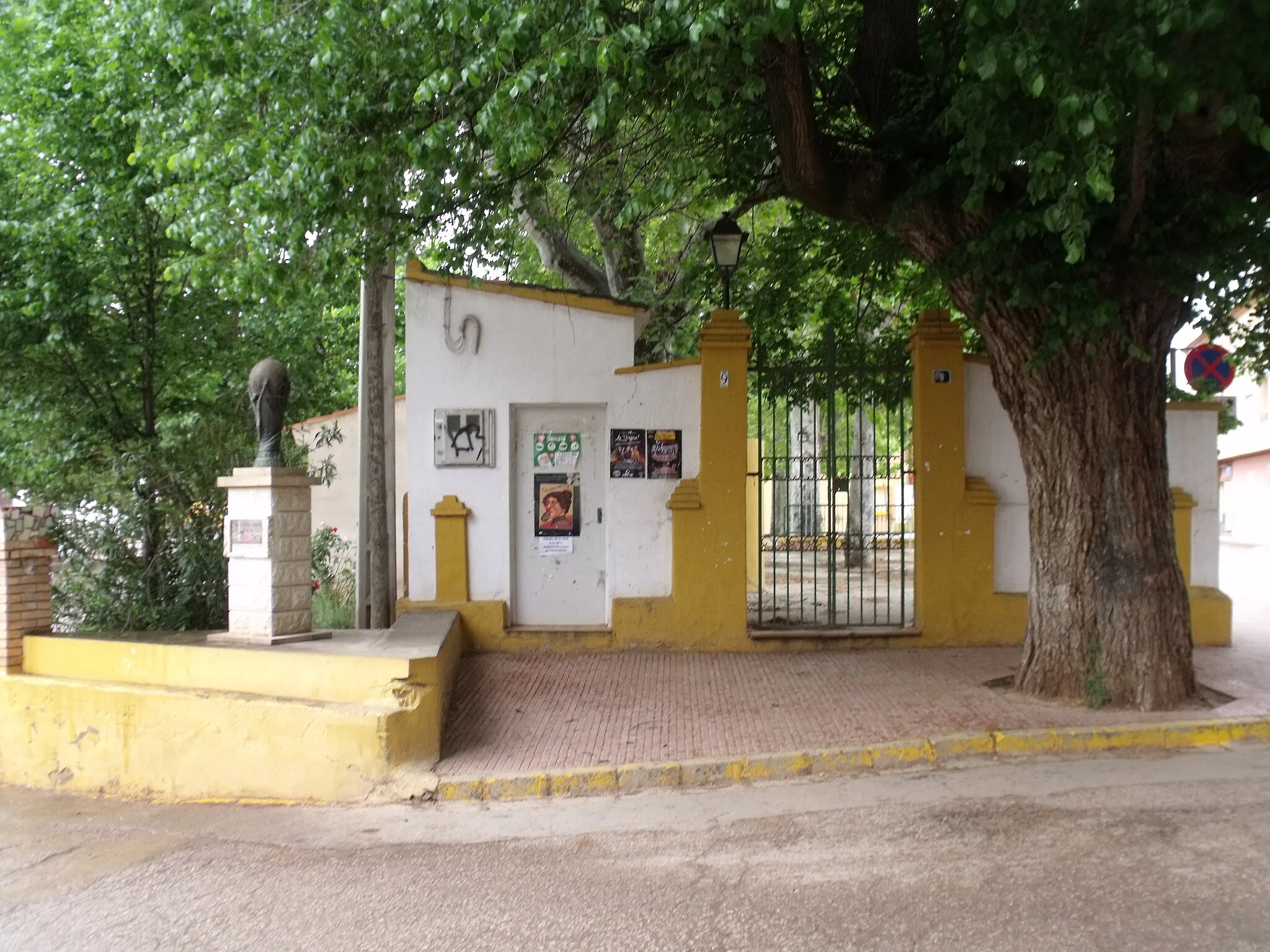 Photo showing: Edificio social en Fuentealbilla