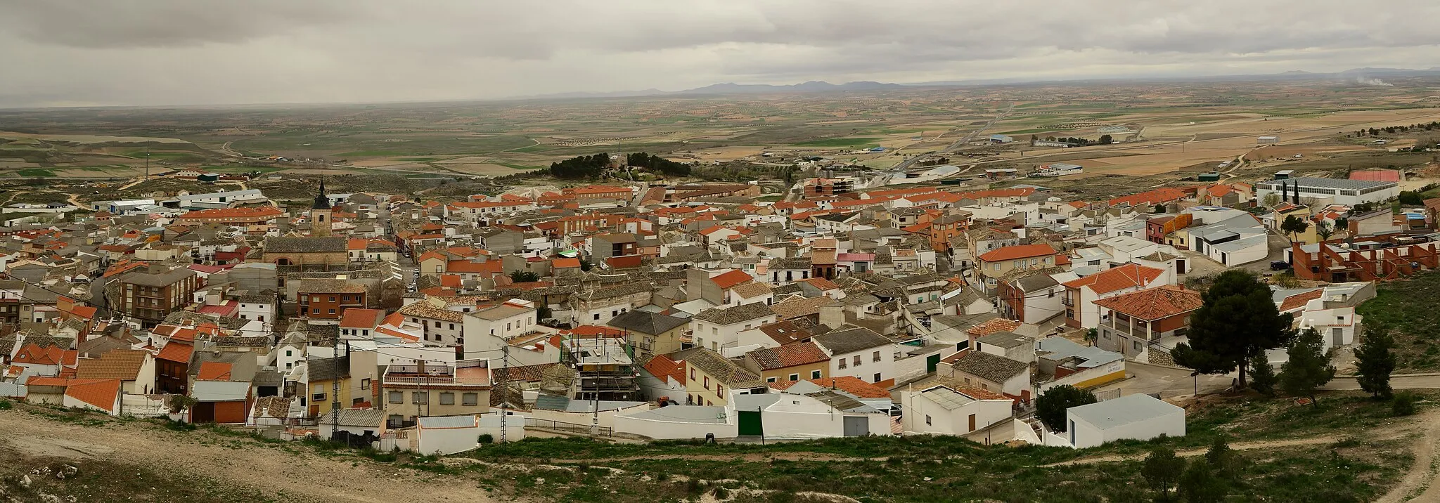Photo showing: Huerta de Valdecarábanos, panorámica desde las ruinas del castillo.