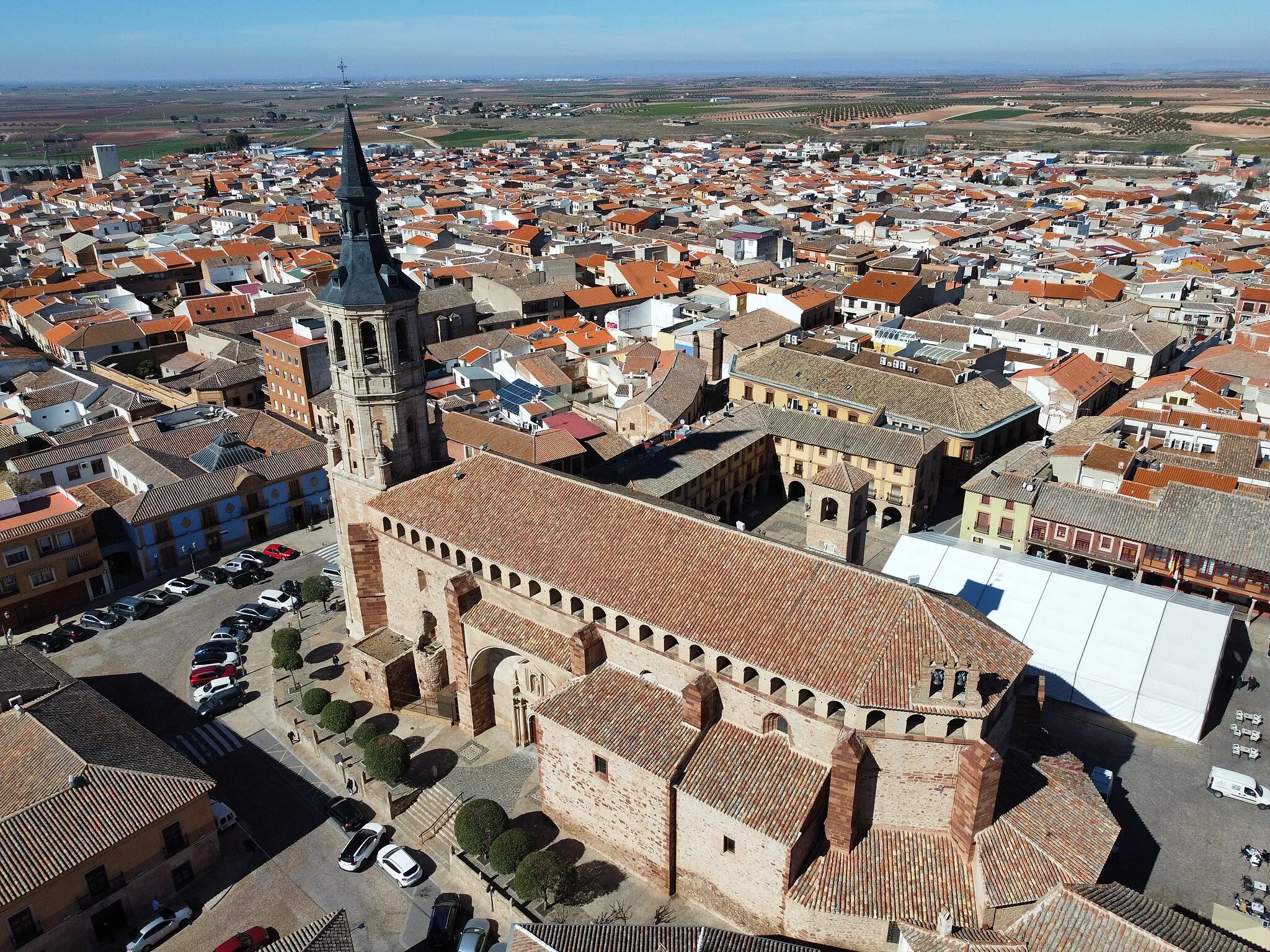 Photo showing: La Solana (Ciudad Real), 17 de febrero de 2022.-  La consejera de Educación, Cultura y Deportes, Rosa Ana Rodríguez, visita la rehabilitación de la iglesia de ‘Santa Catalina’ de La Solana. (Foto: JCCM)