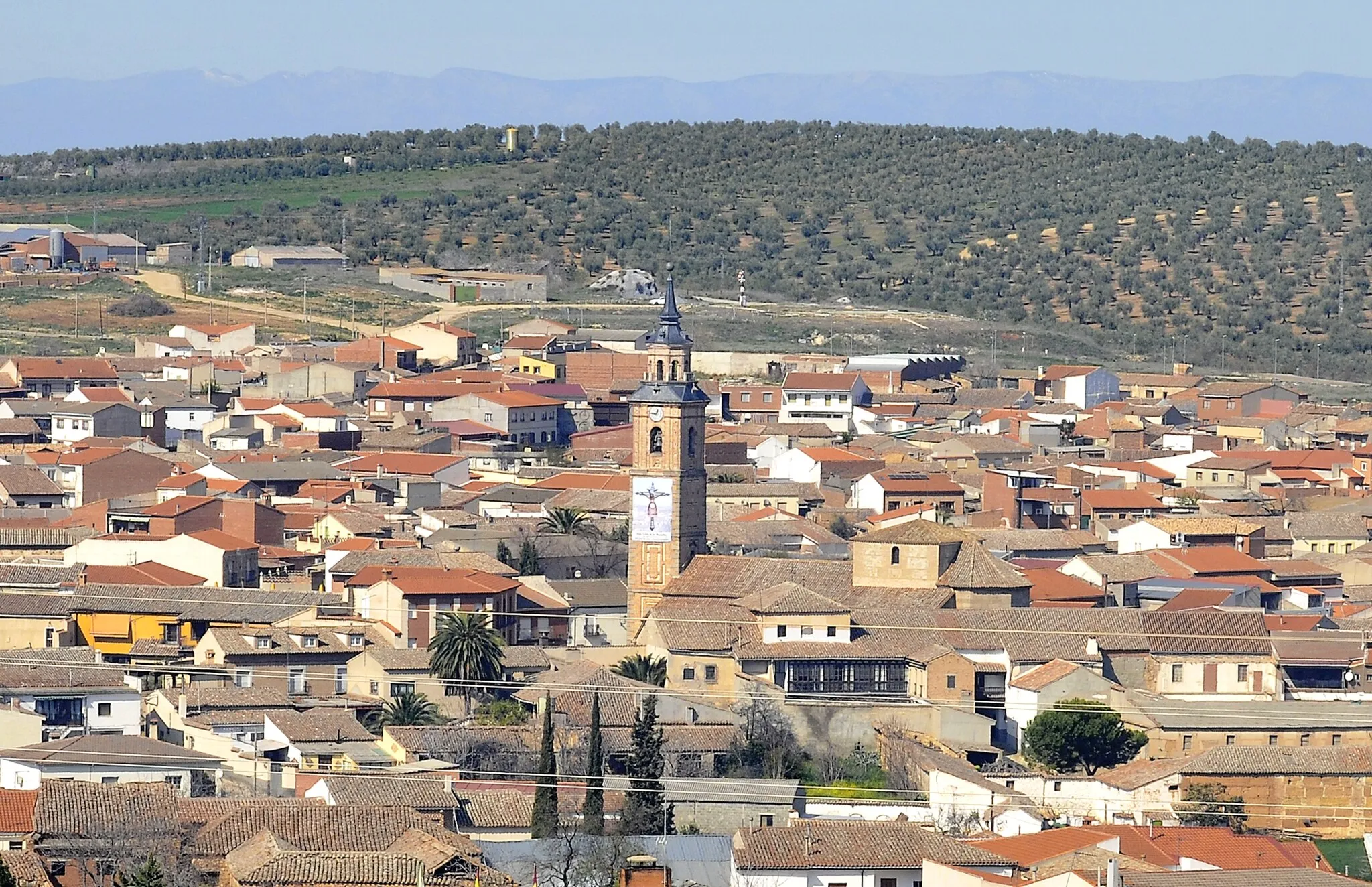 Photo showing: View of Los Navalmorales from east. Toledo, Castile-La Mancha, Spain