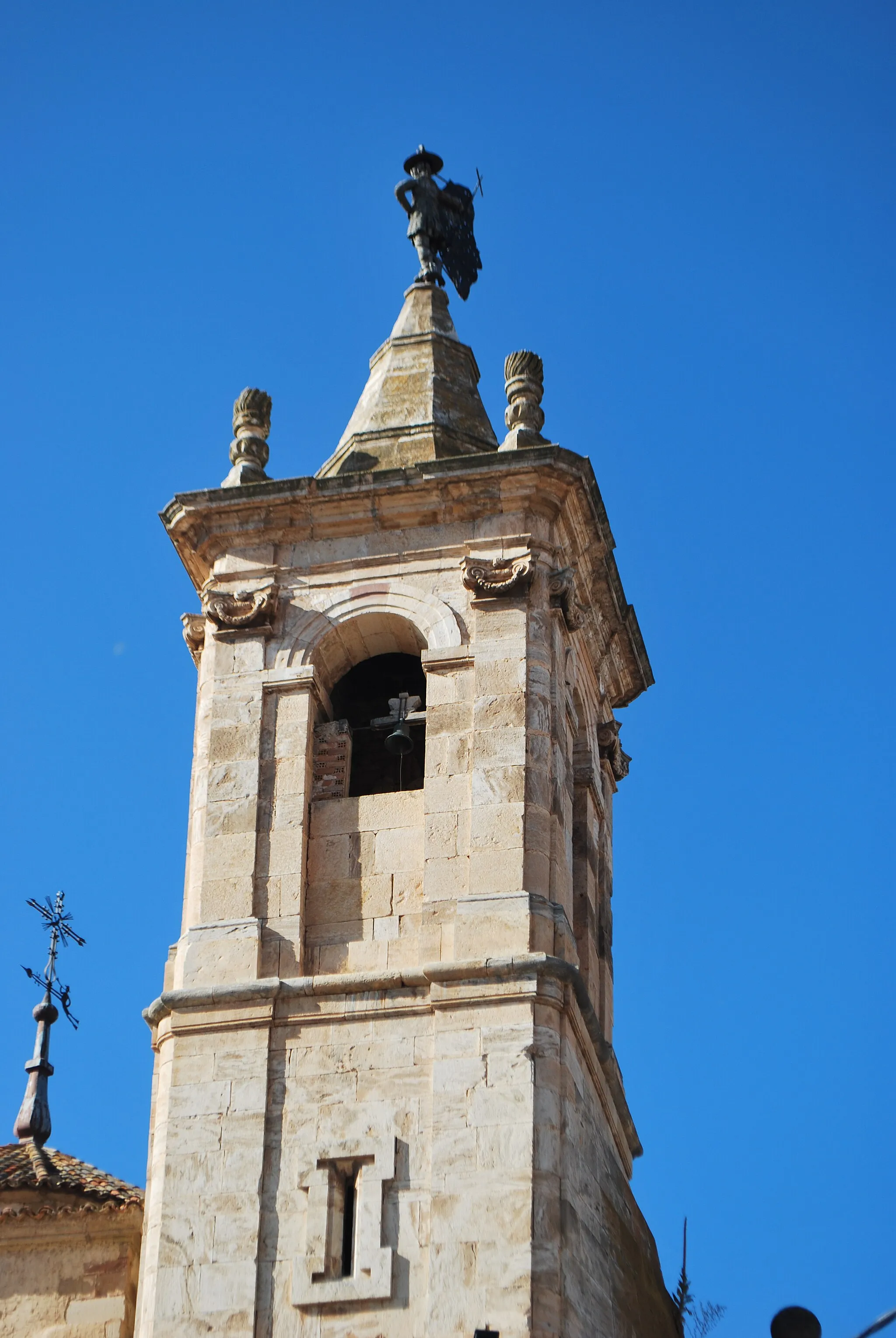 Photo showing: Giraldo on top of St. Francis Church bell Tower in Molina de Aragón, Guadalajara, Spain.