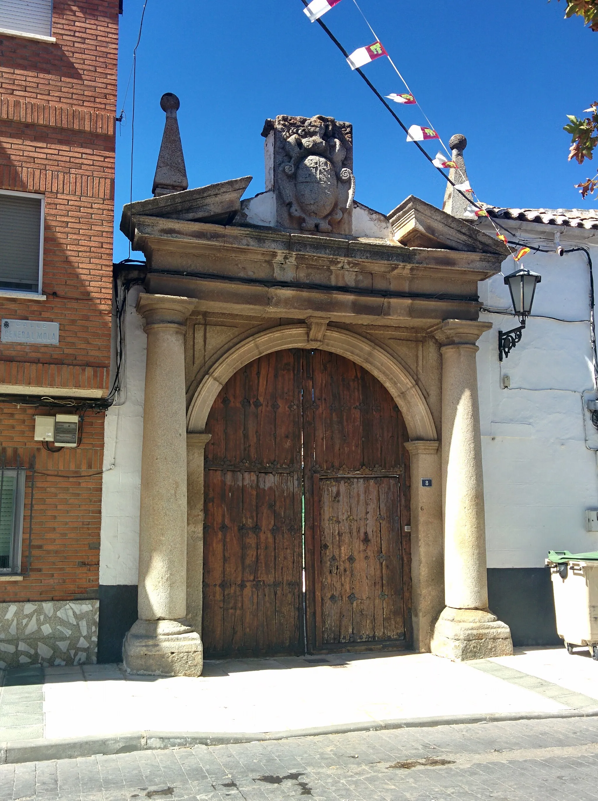 Photo showing: Portada de la Casa de las Columnas, en Polán (Toledo, España).