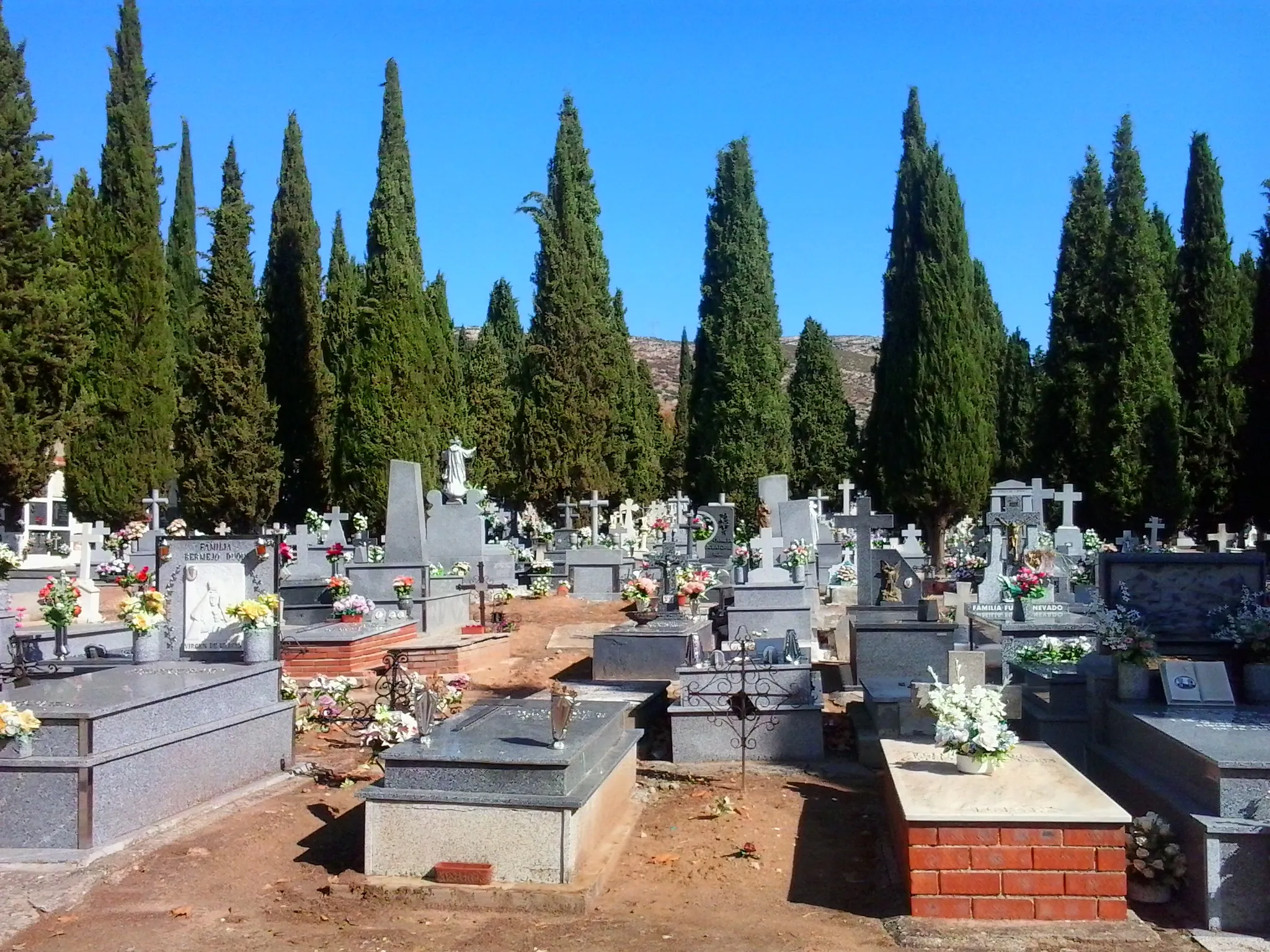 Photo showing: Cementerio de Puertollano