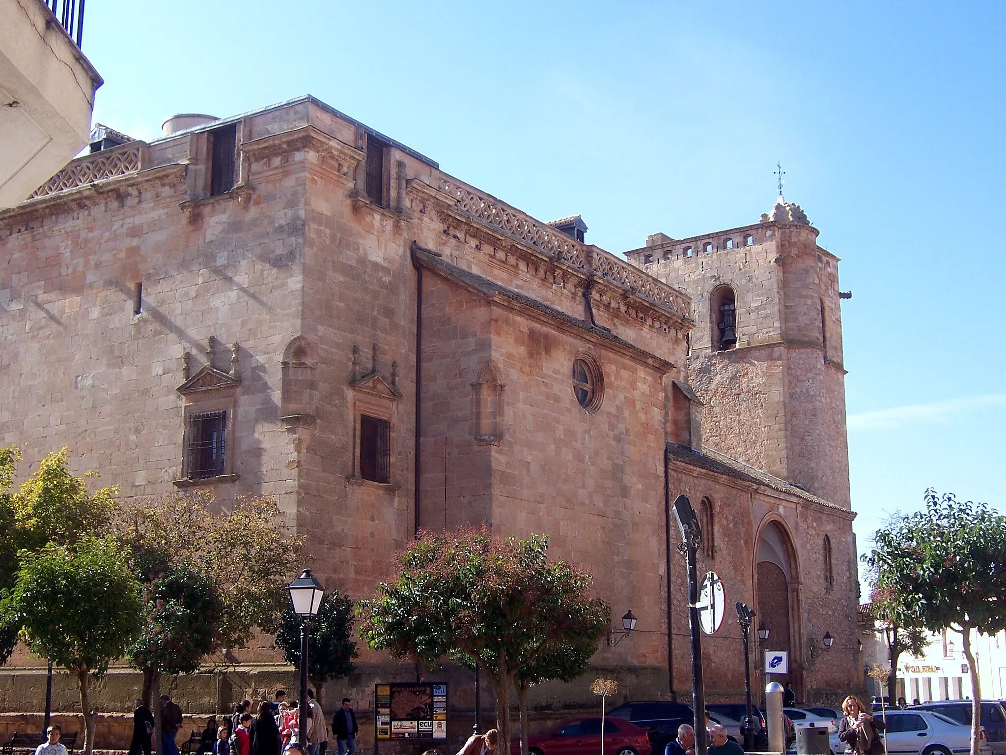 Photo showing: Fachada Norte de la Parroquia de Santiago Apostol de San Clemente, tomada desde el noreste.