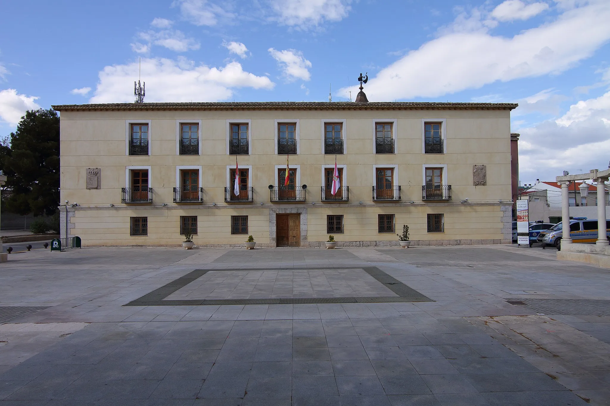 Photo showing: Tarancón, Ayuntamiento, Palacio del Duque de Riánsares, Plaza del Ayuntamiento