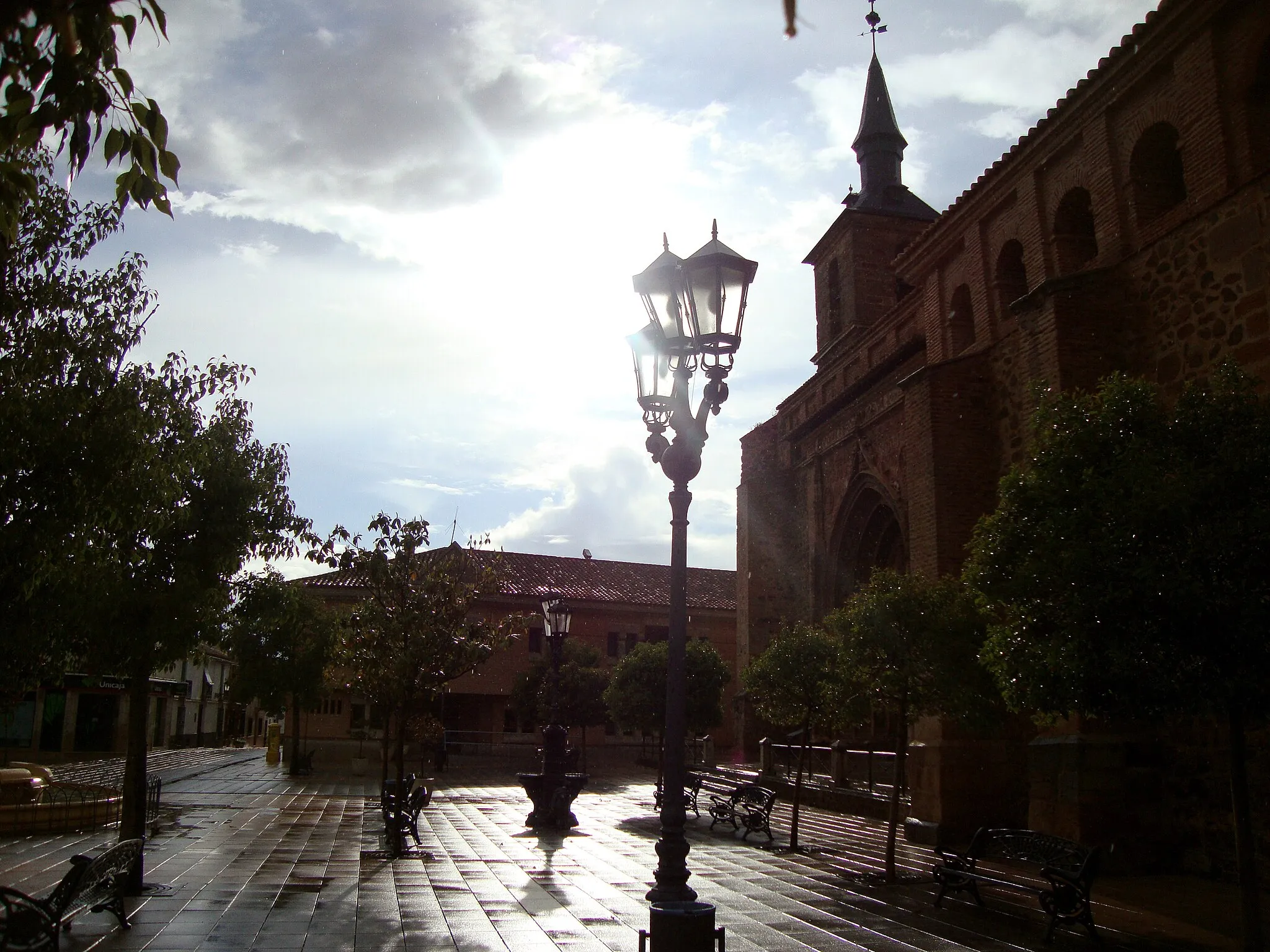 Photo showing: Vista lateral de la Plaza de España, desde el arco de "los toriles"