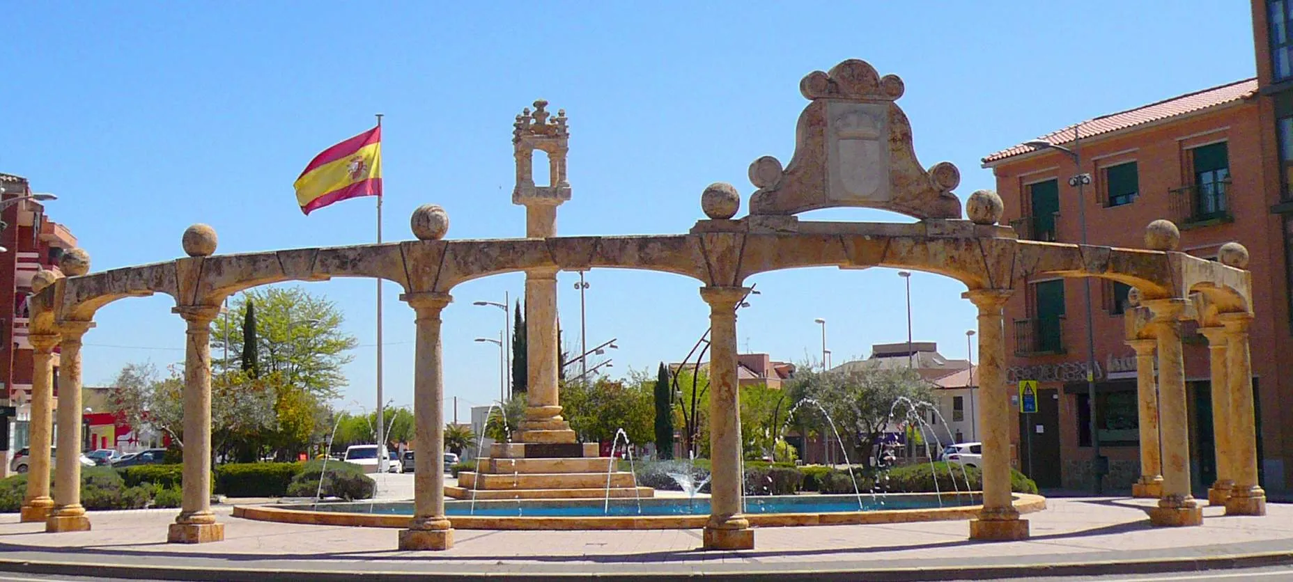 Photo showing: Plaza de la Libertad y Rollo jurisdiccional (Torrijos, Toledo)