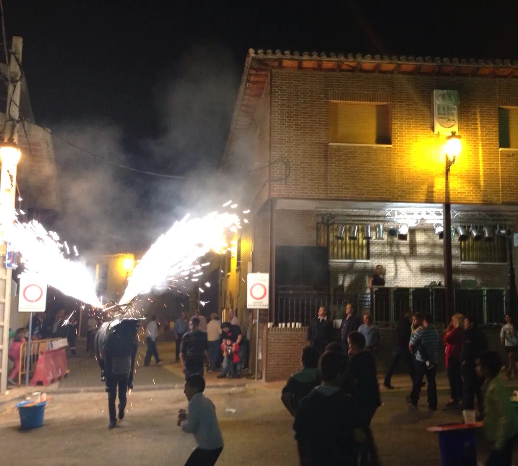 Photo showing: Toro de fuego en Valmojado