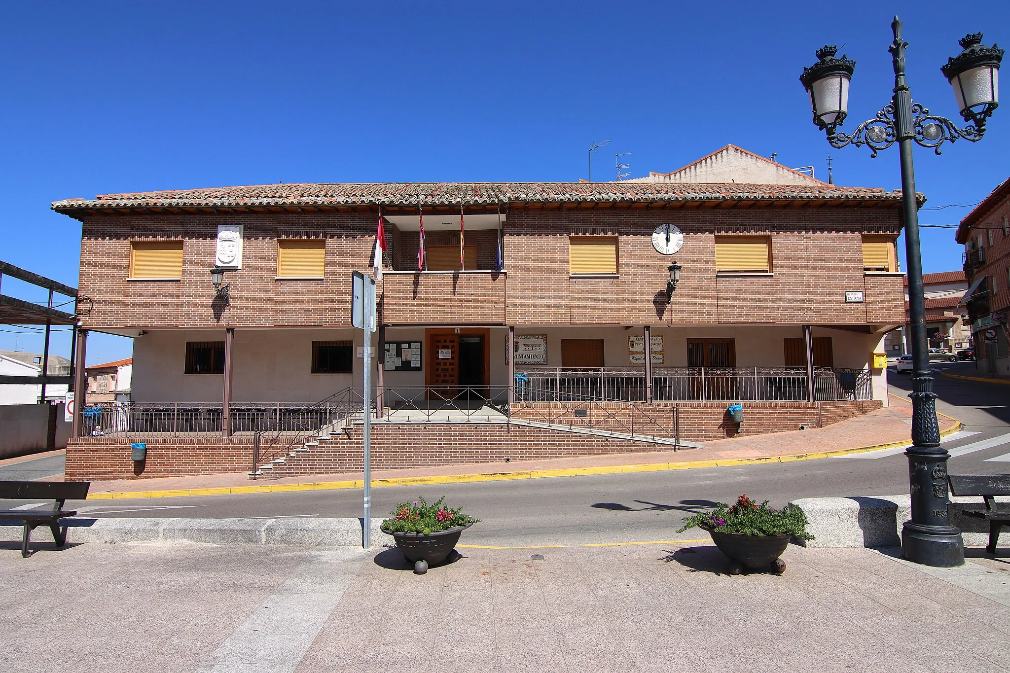 Photo showing: Ayuntamiento de Valmojado, 01