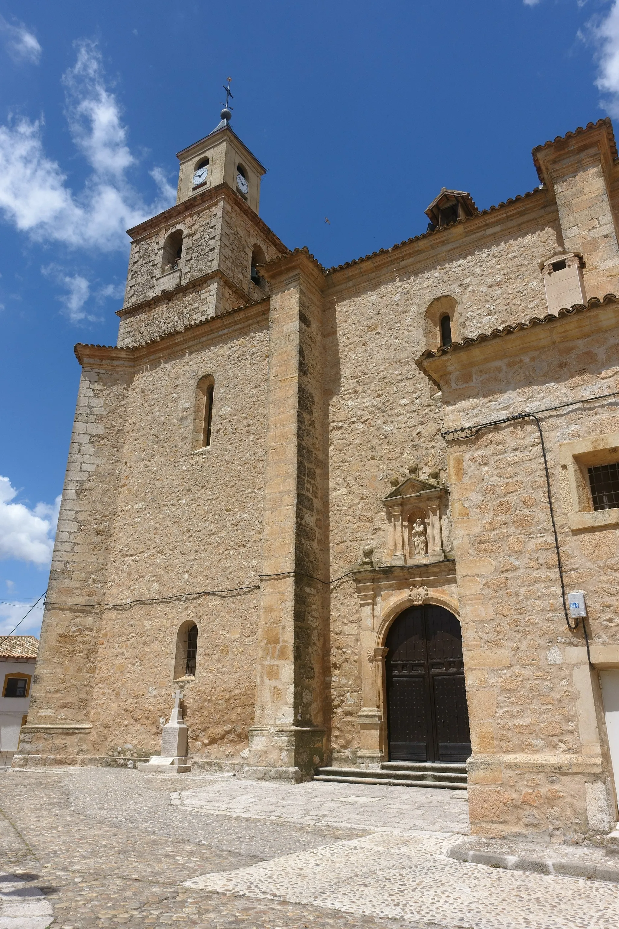 Photo showing: Iglesia de Nuestra Señora de la Asunción, Villamayor de Santiago (Cuenca, España).