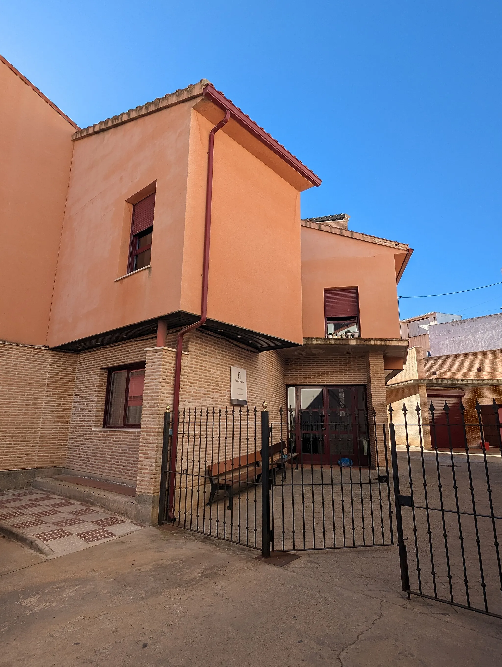 Photo showing: Consultorio médico, Villatobas (Toledo, España).