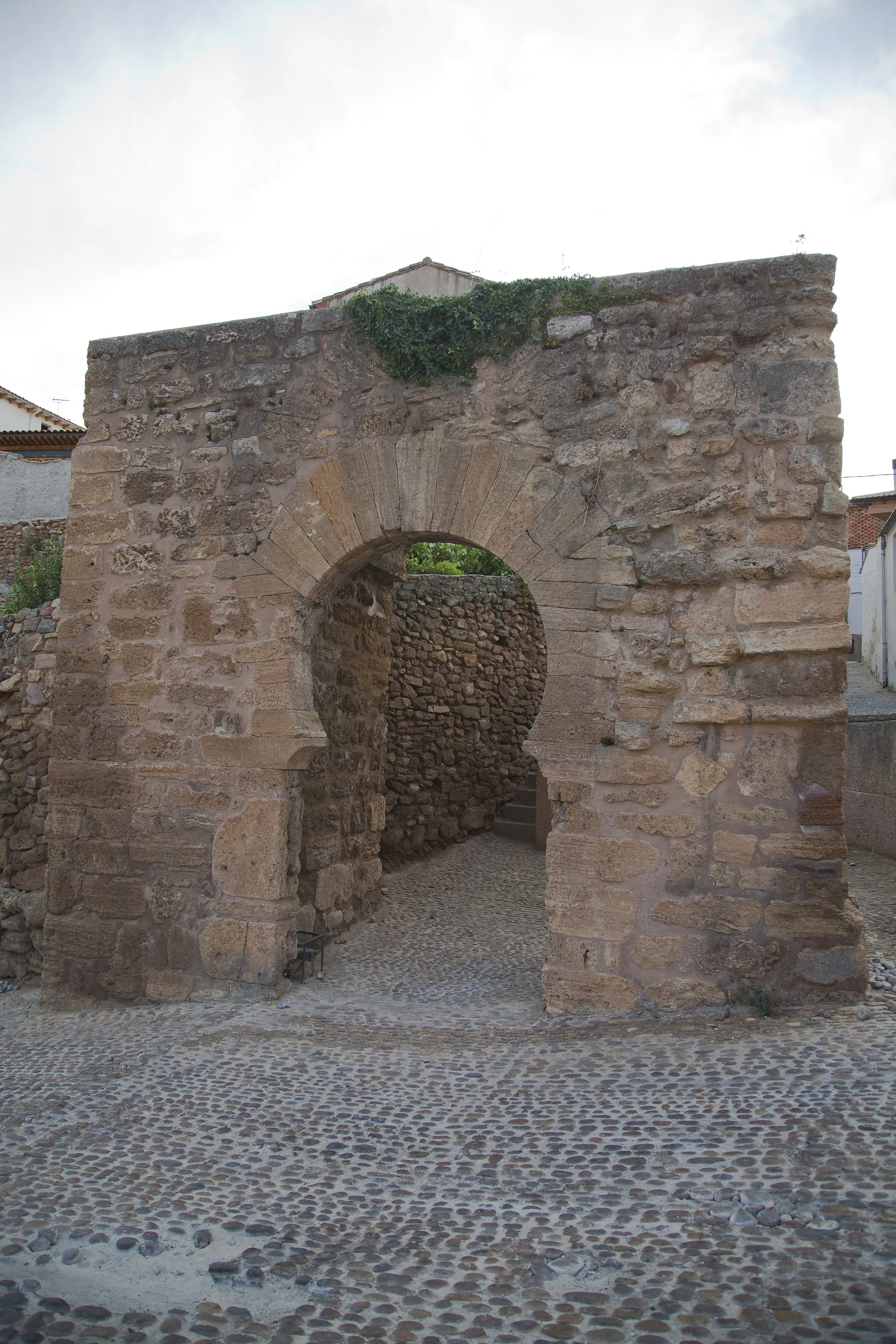 Photo showing: Califal arch, Ágreda, Spain