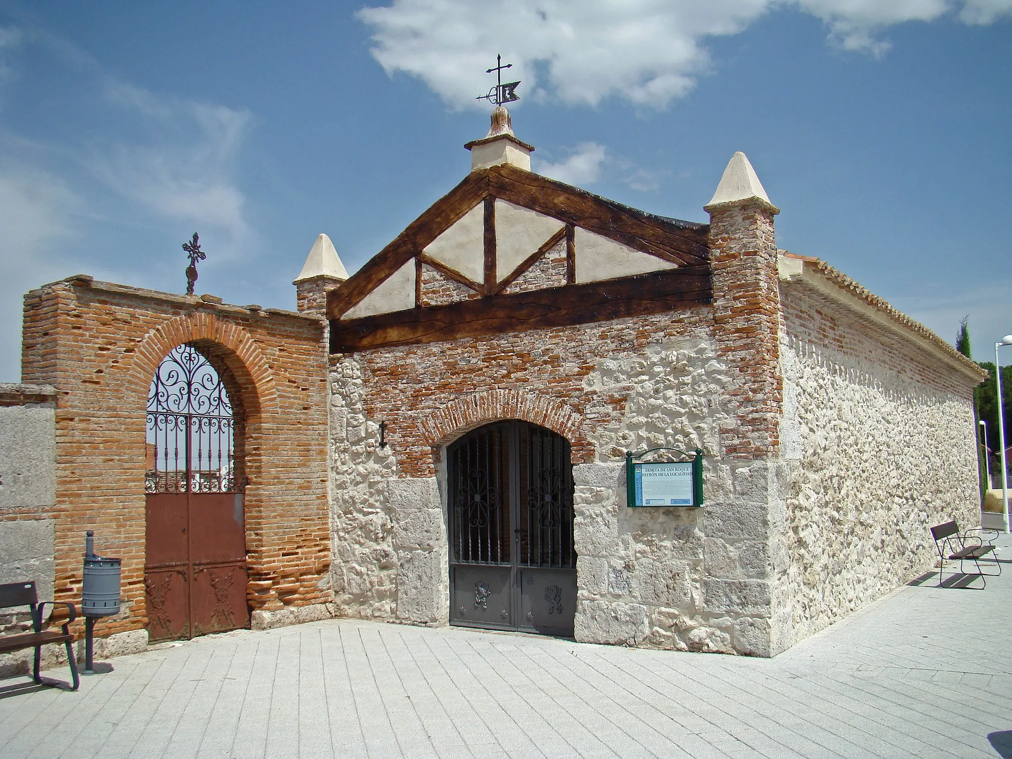 Photo showing: Ermita de San Roque junto al cementerio, en Aldeamayor de San Martín (Valladolid, España).