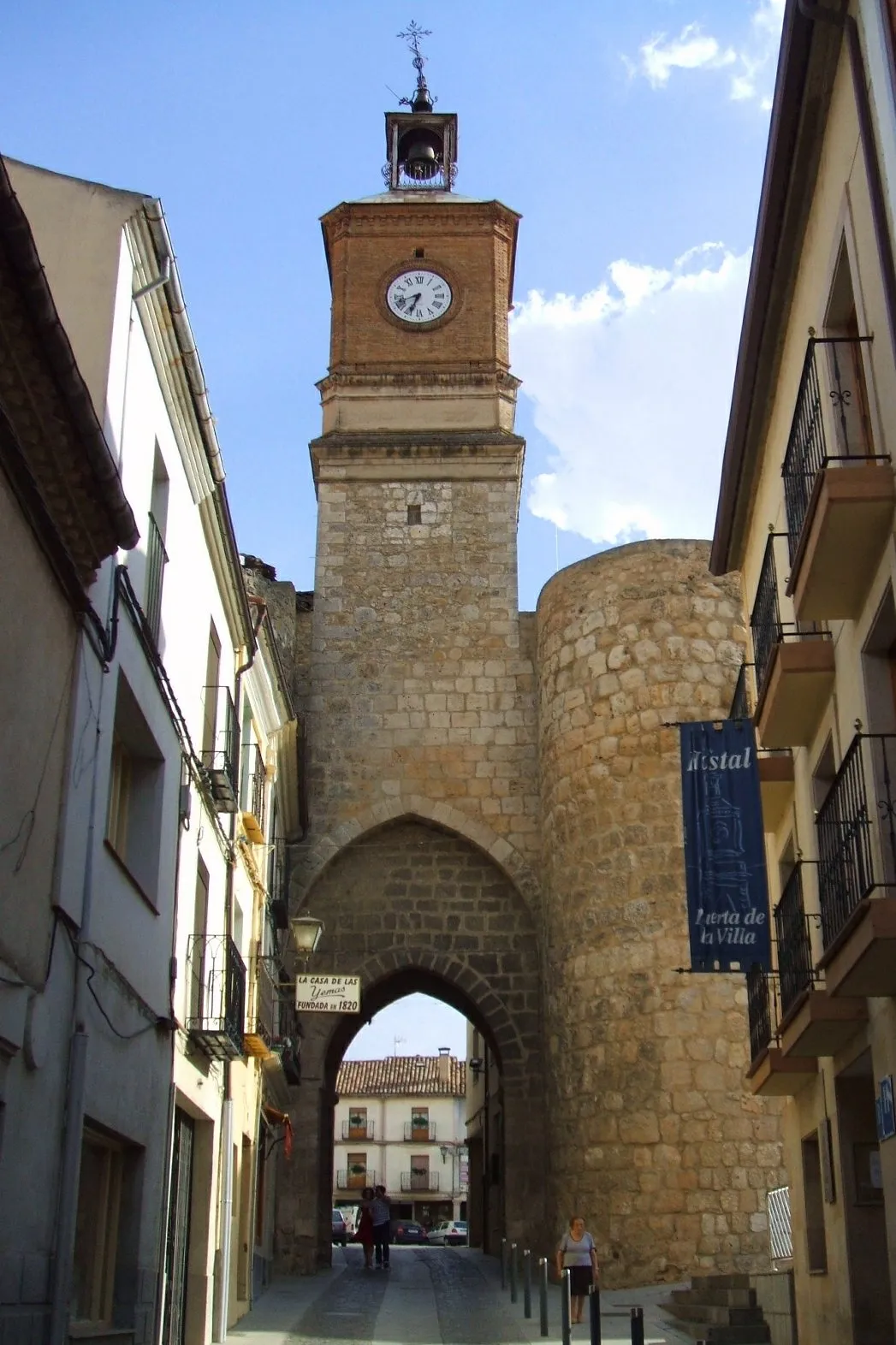 Photo showing: Puerta de la Villa, en Almazán (Soria)