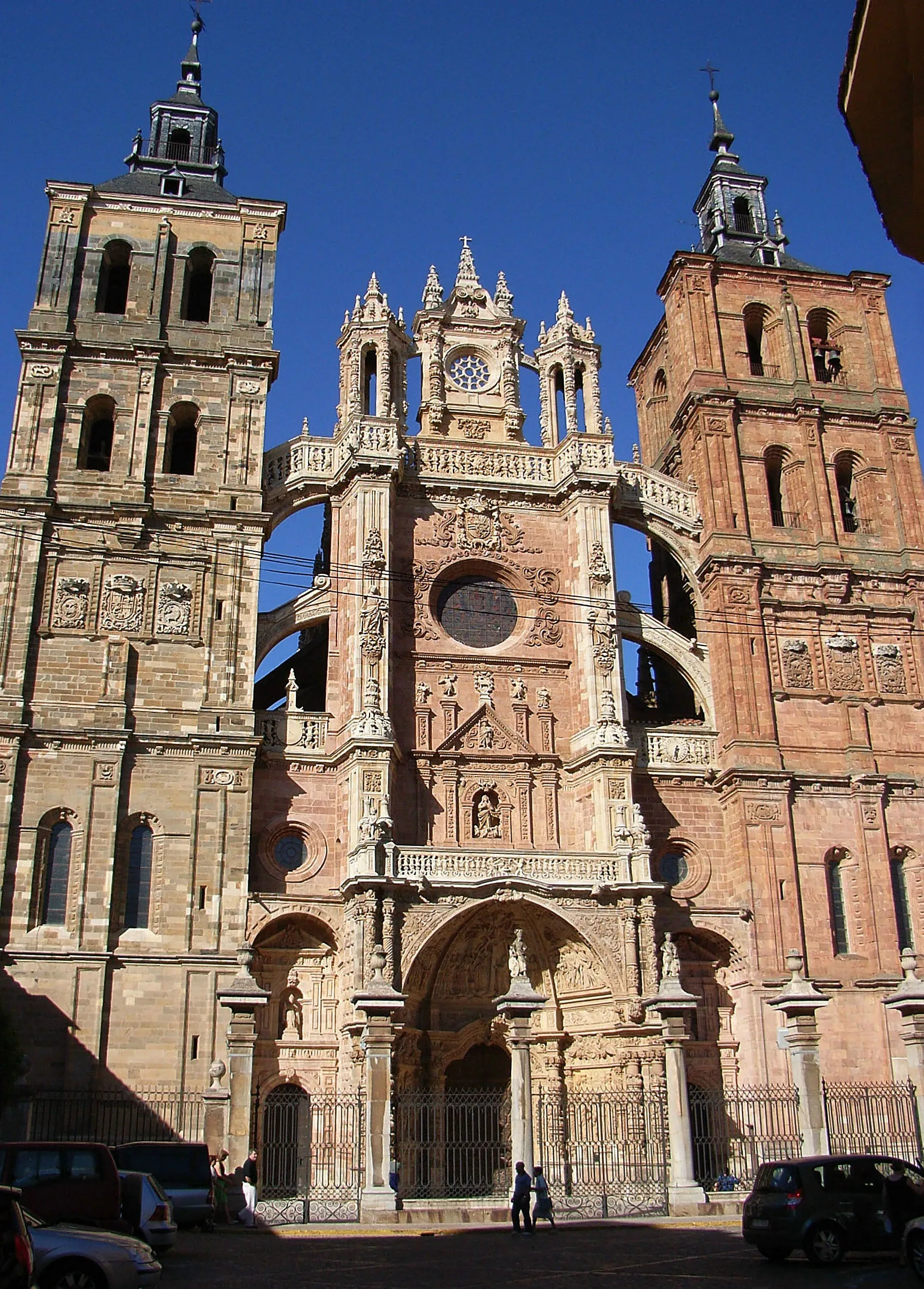 Photo showing: Fachada de la catedral de Astorga.