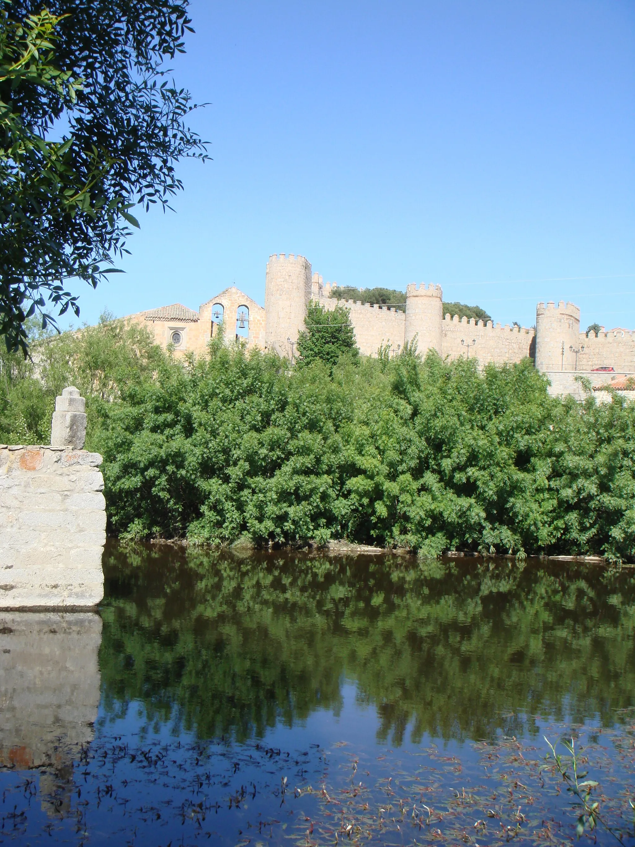 Photo showing: Iglesia de San Segundo vista desde el río Adaja (Ávila, España).