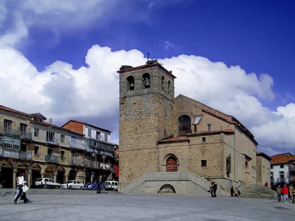 Photo showing: Iglesia de El Salvador de Béjar, situada en la Plaza Mayor de la localidad y frente al Palacio ducal de Béjar. Provincia de Salamanca (España).